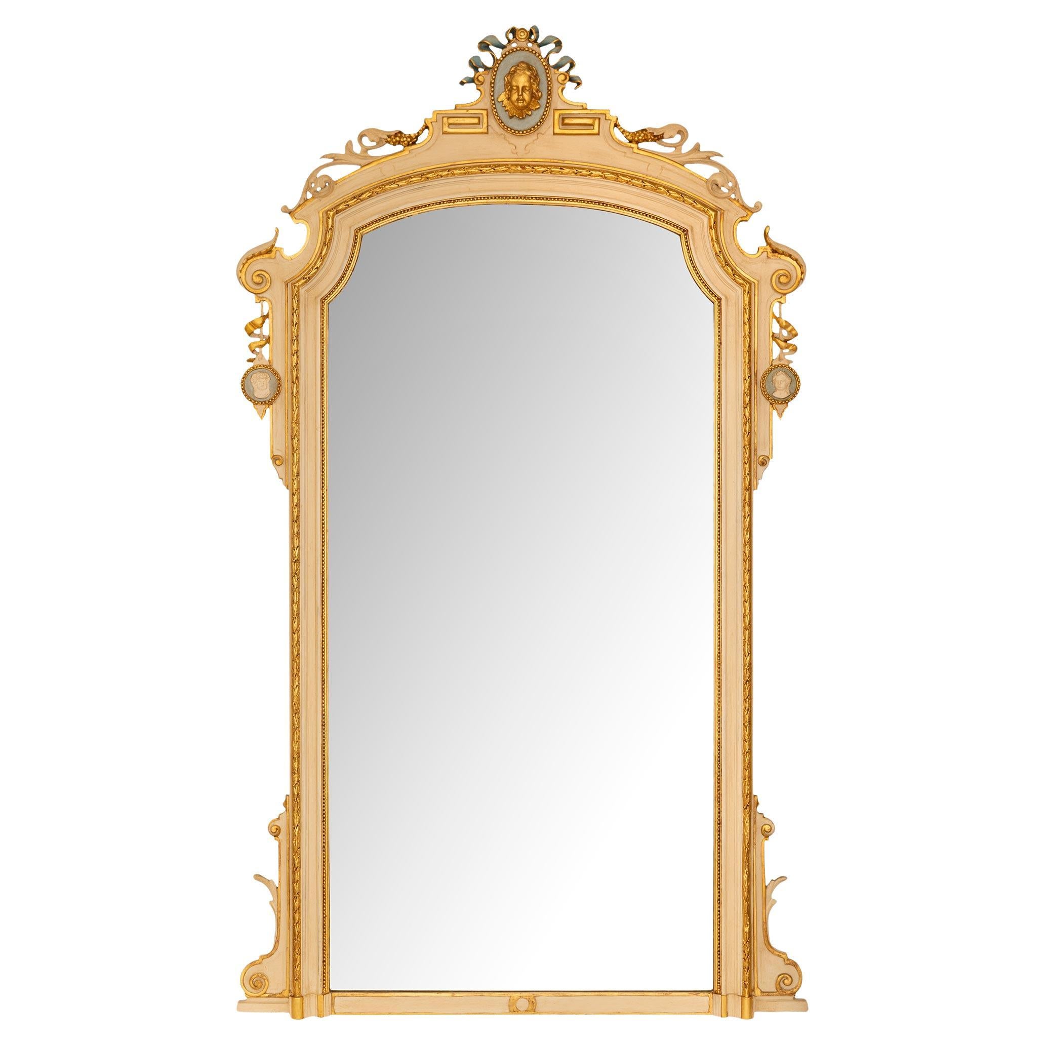 Italienisch 19. Jahrhundert Louis XVI st. patiniert und Giltwood Spiegel