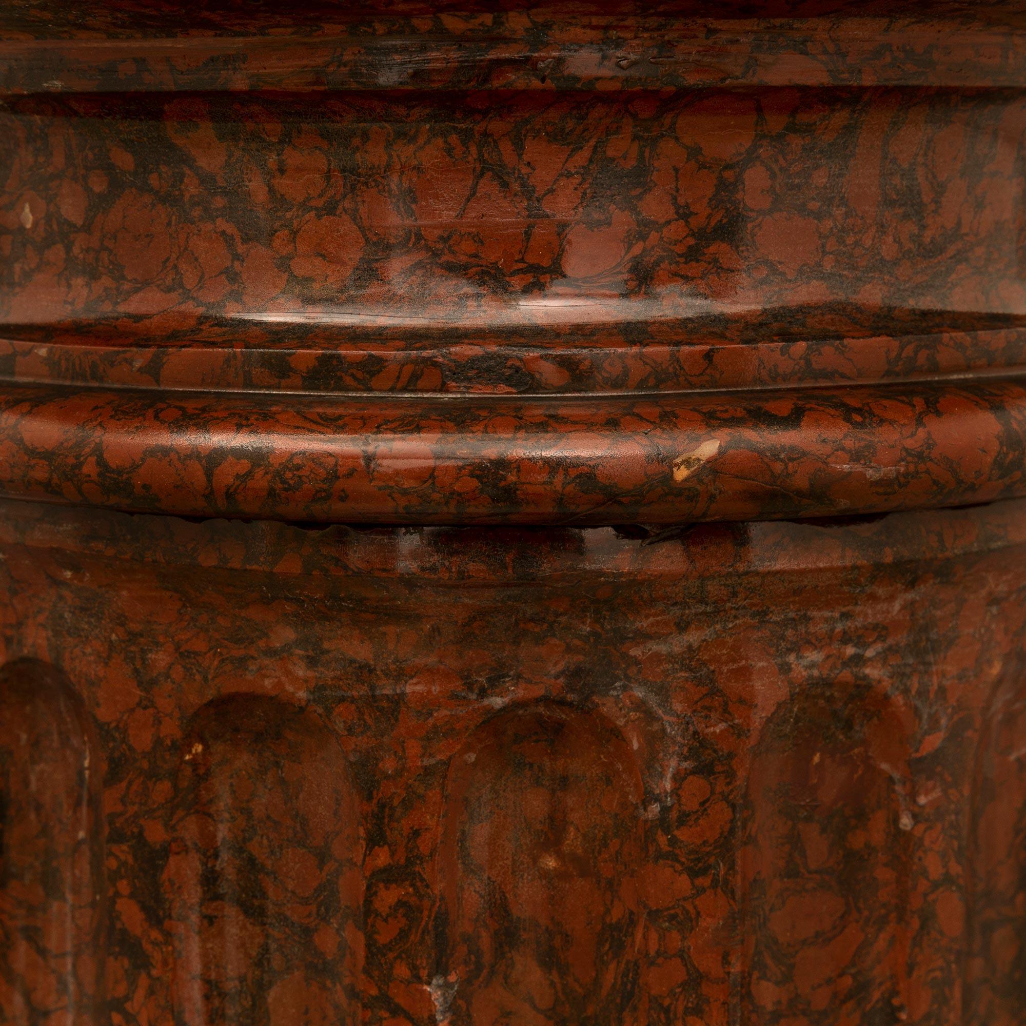 Italienischer Louis XVI-Sockel aus Scagliola- und Rouge Griotte-Marmor aus dem 19. Jahrhundert im Angebot 2