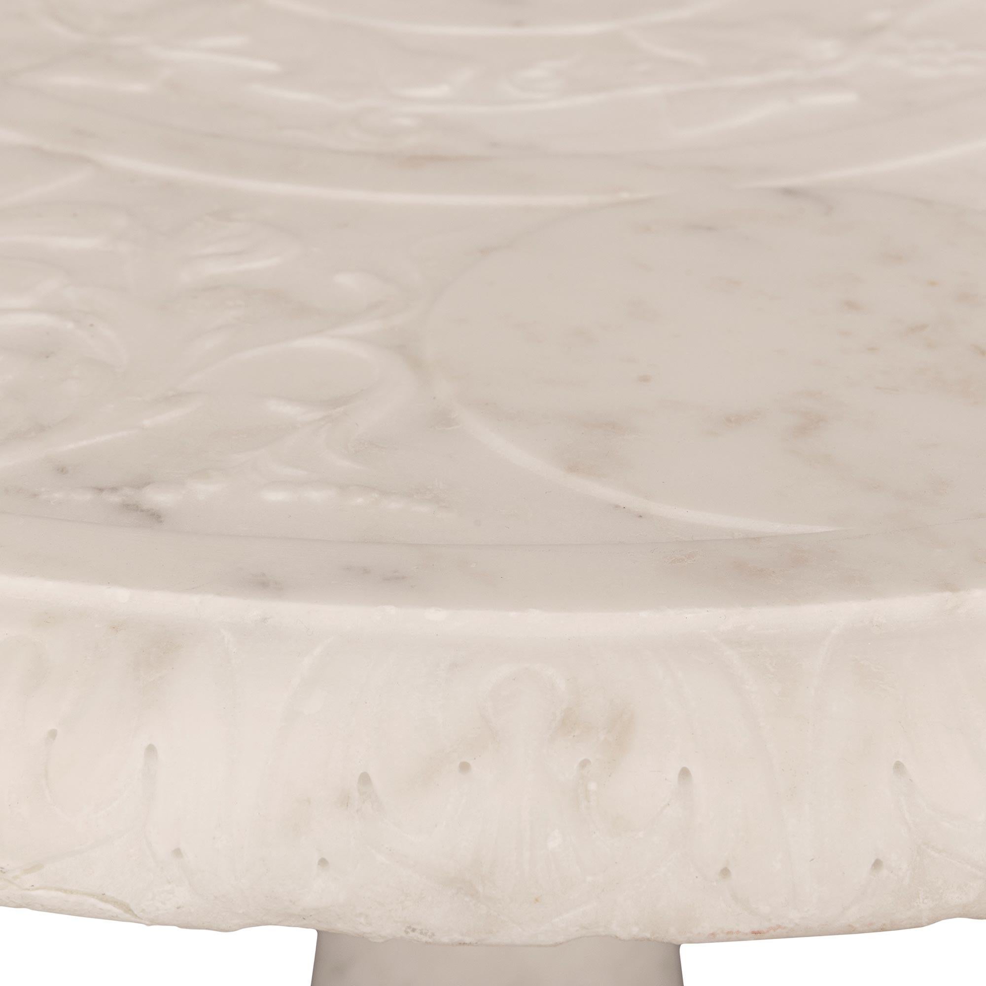 Italian 19th Century Louis XVI St. Solid White Carrara Marble Side Table For Sale 1