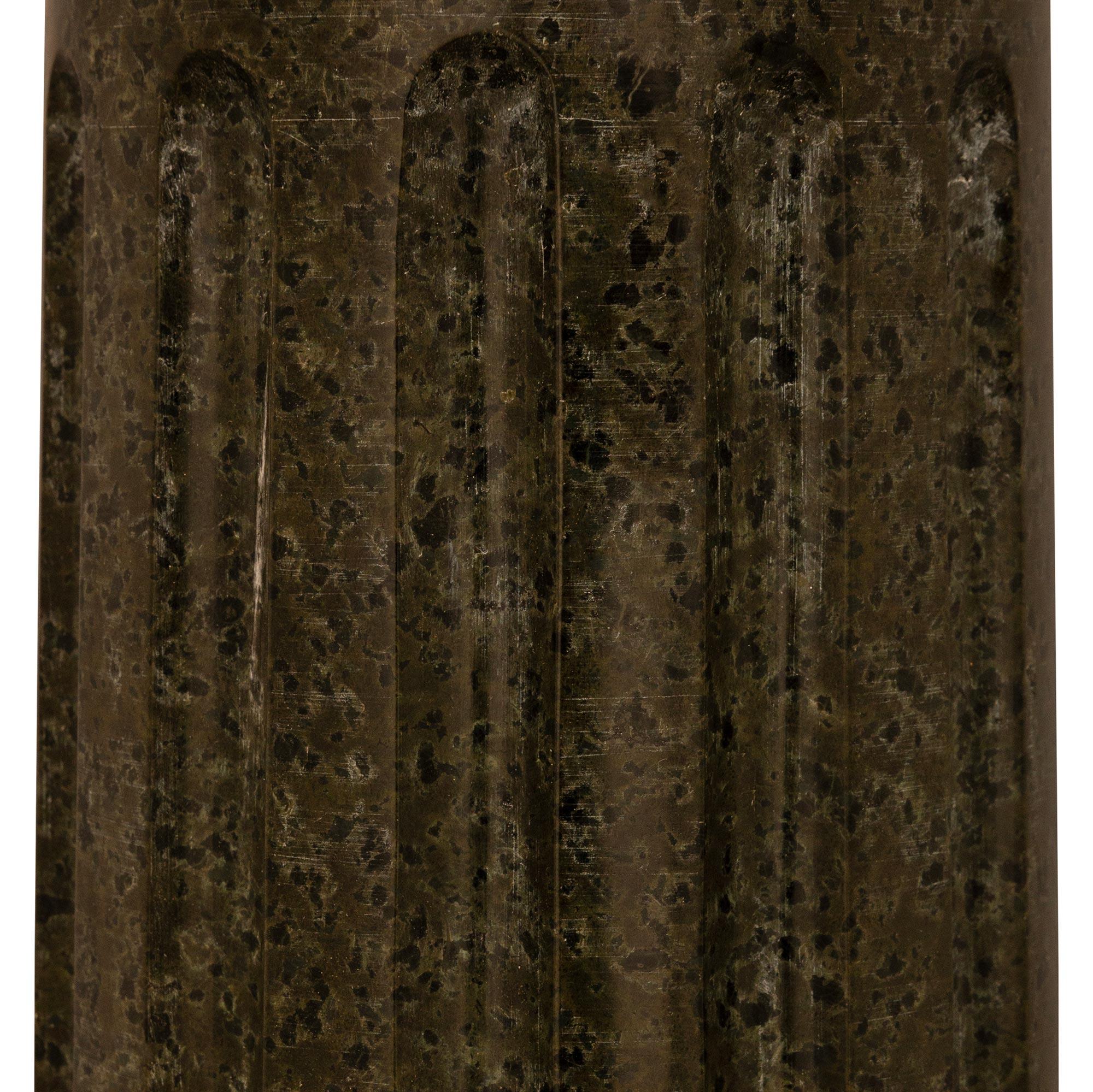 Italienischer Louis-XVI-Sockel aus Verde Ranocchia-Marmor des 19. Jahrhunderts im Angebot 2