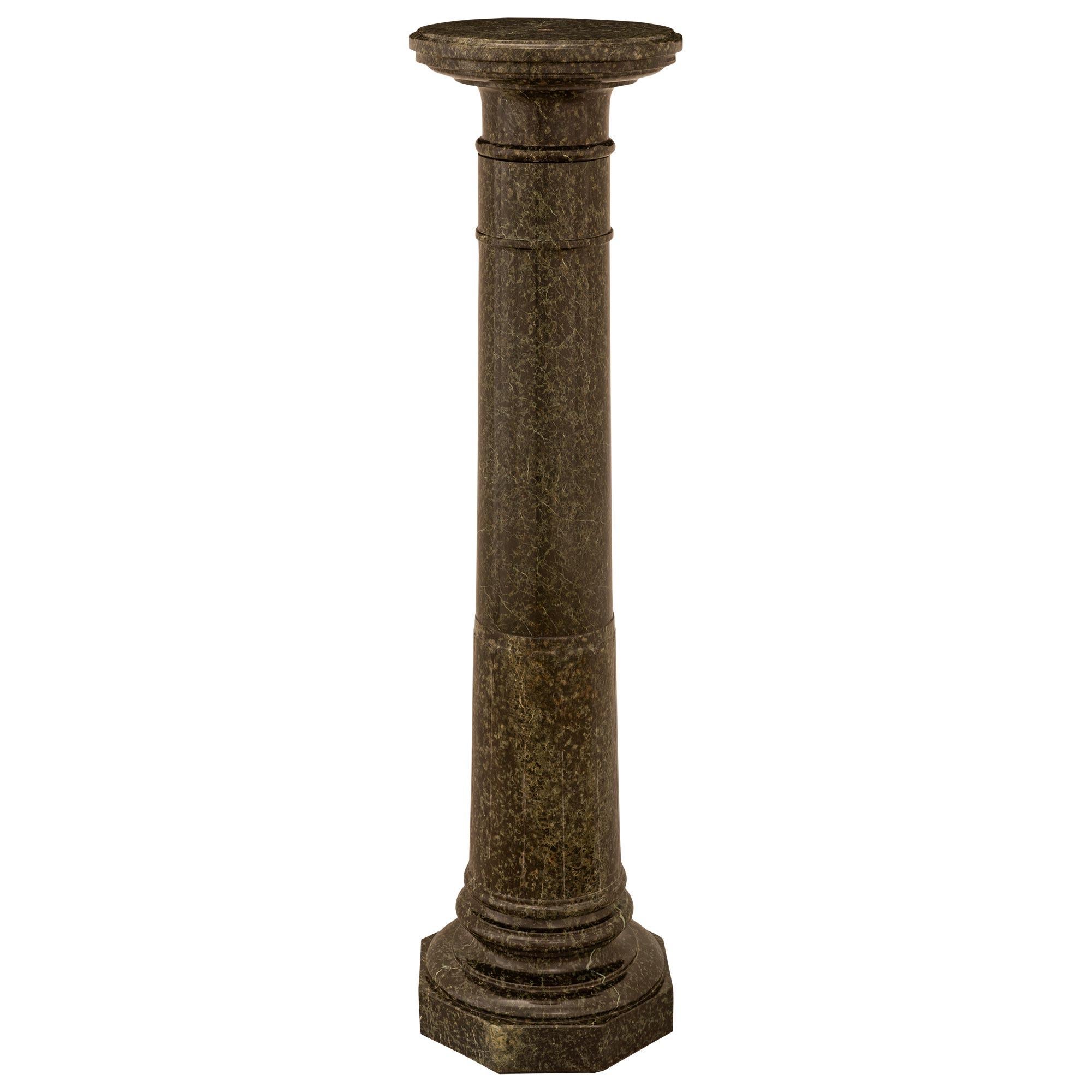 Italian 19th Century Louis XVI St. Vert De Patricia Marble Pedestal Column In Good Condition For Sale In West Palm Beach, FL