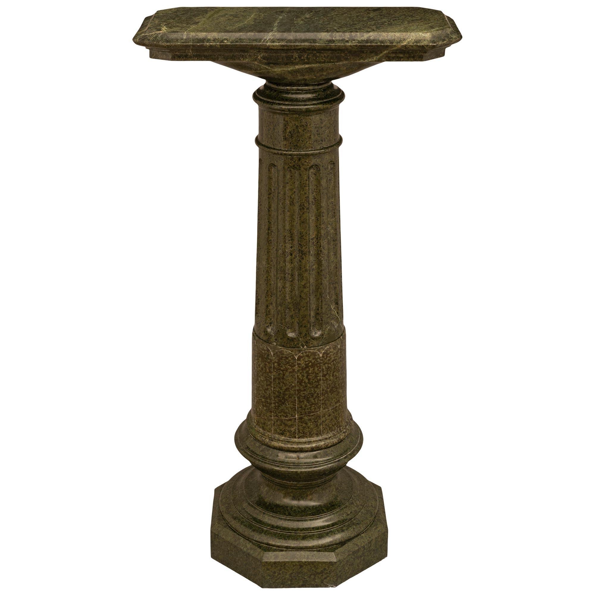 Italian 19th Century Louis XVI St. Vert De Patricia Marble Pedestal Column For Sale 5