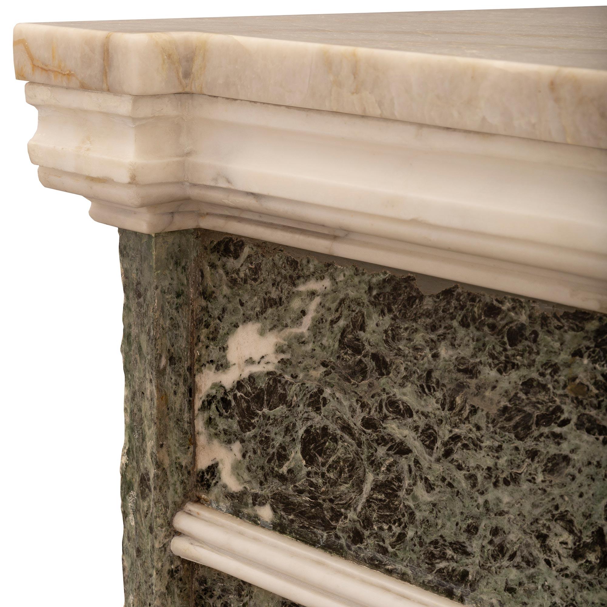 Italian 19th Century Louis XVI St. White Carrara And Marble Pedestal Columns For Sale 3