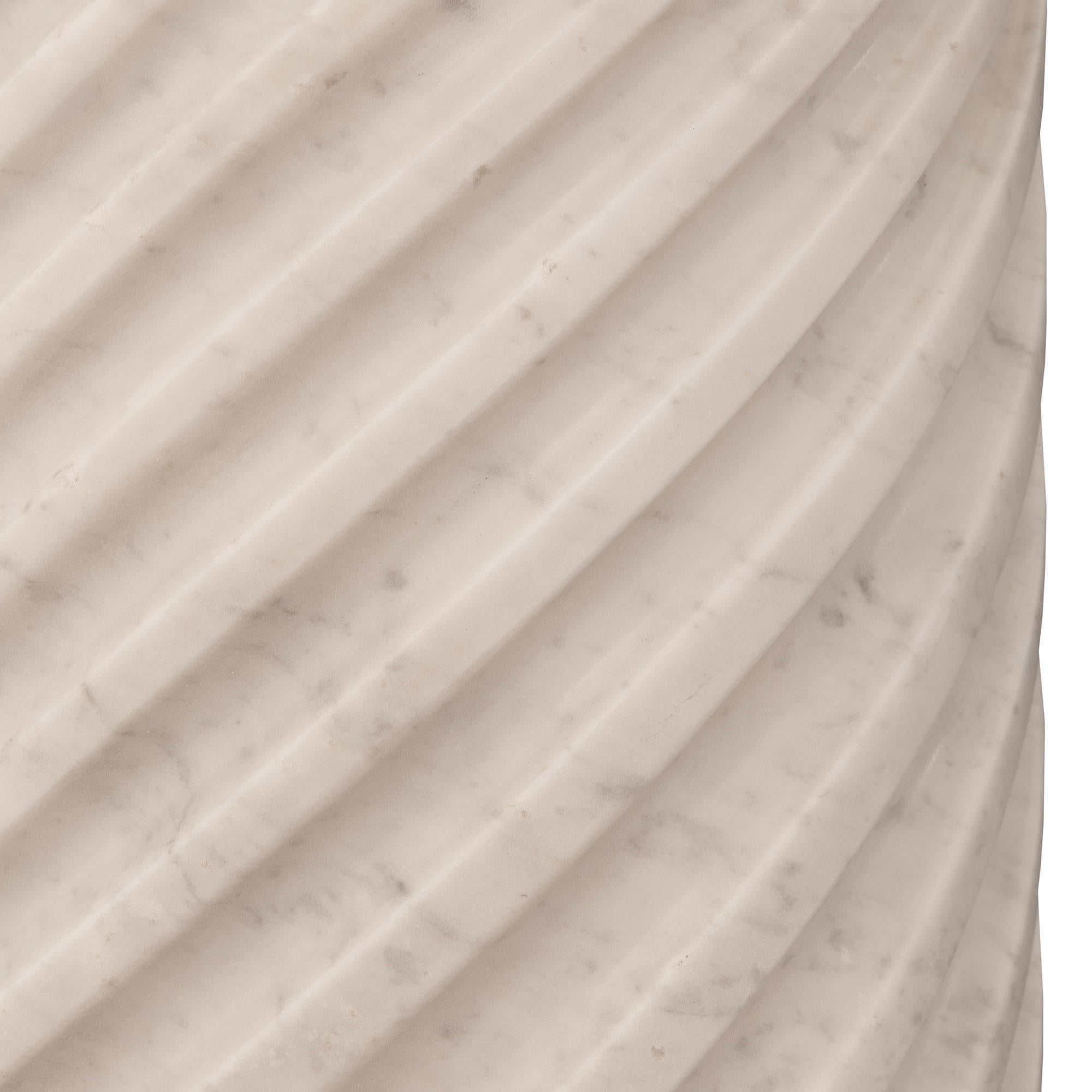 Italienisch 19. Jahrhundert Louis XVI St. Weißer Carrara Marmor Pedestal im Angebot 2