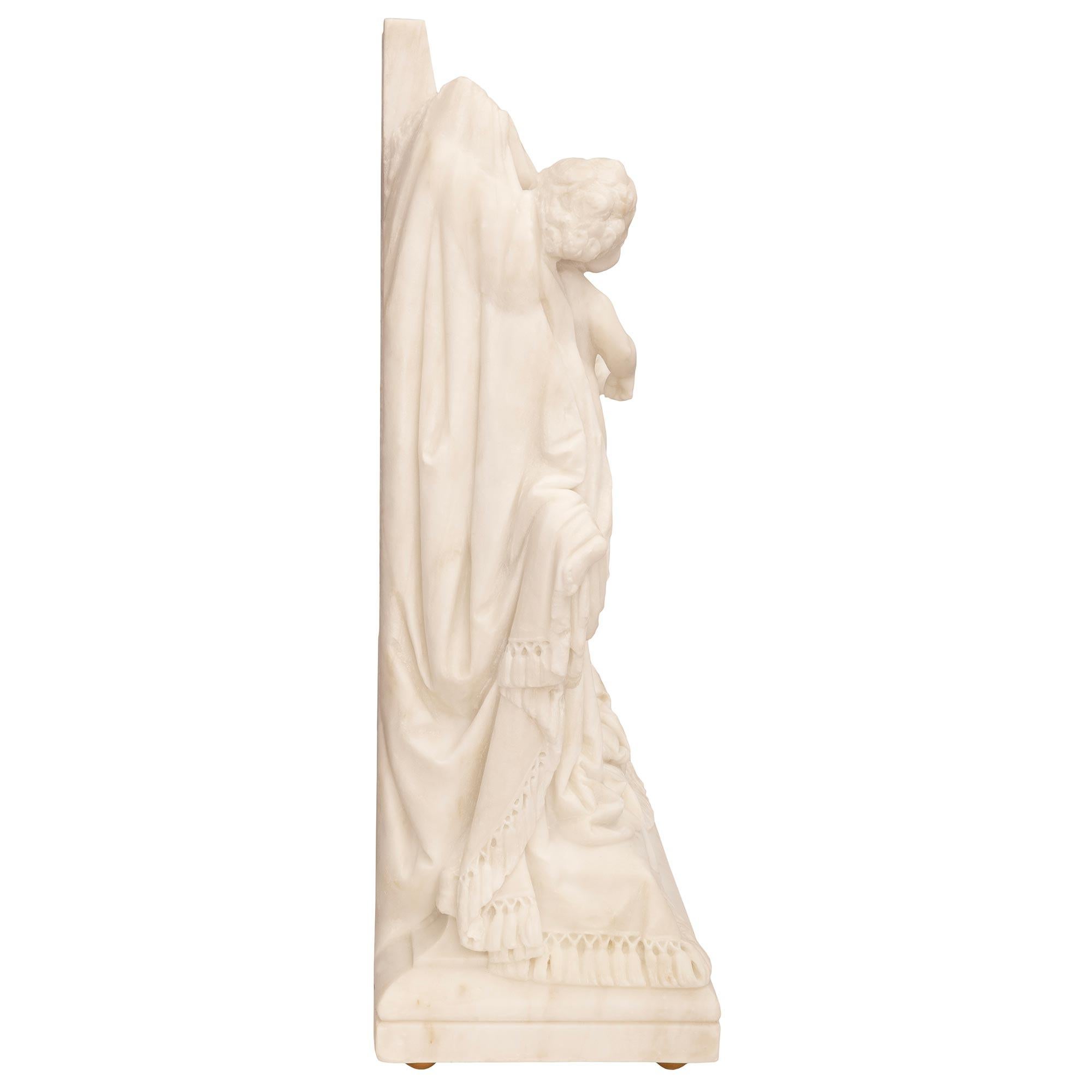 Miroir de courtoisie italien du XIXe siècle en marbre blanc de Carrare de style Louis XVI en vente 1