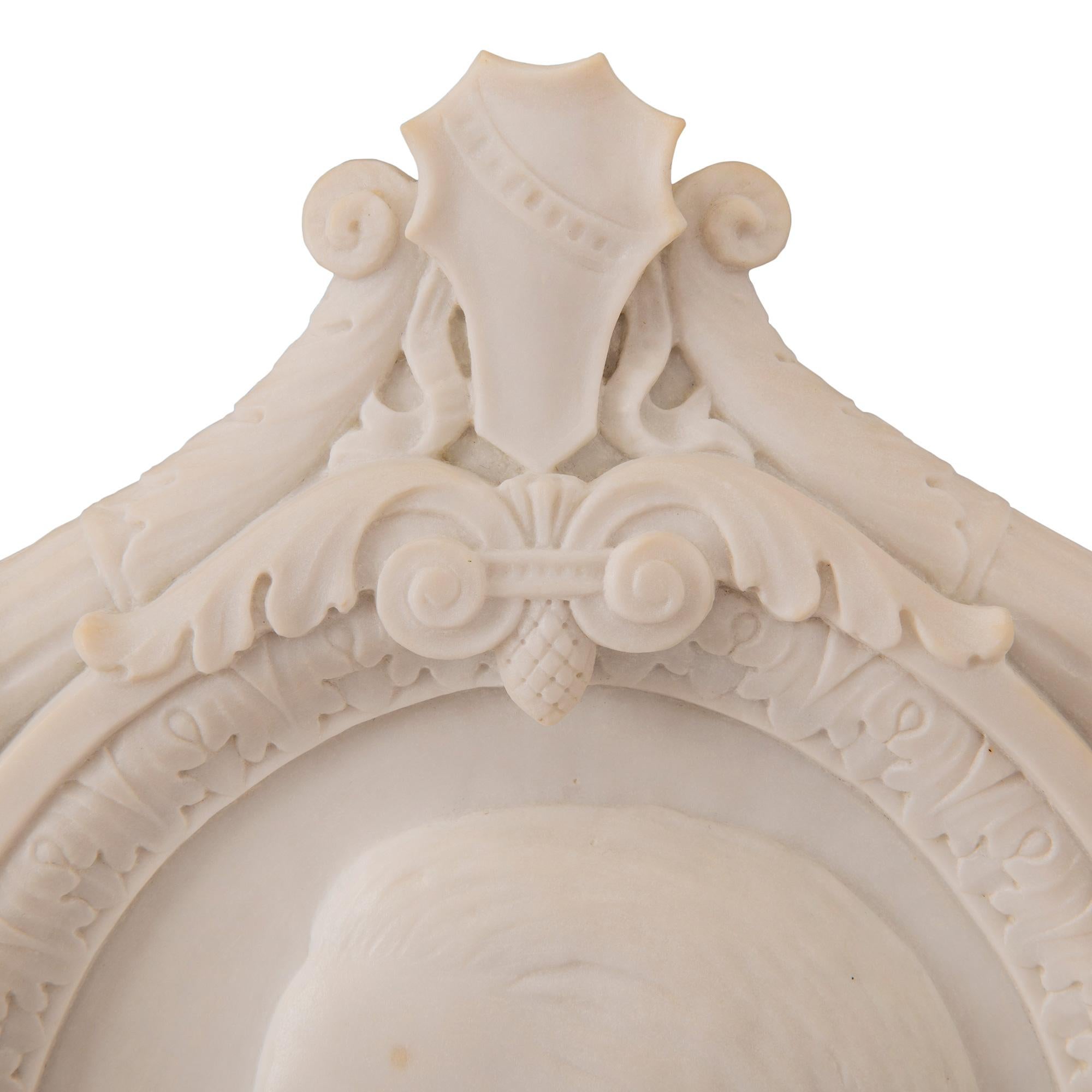 Italian 19th Century Louis XVI Style Carrara and Griotte Marble Plaque For Sale 2