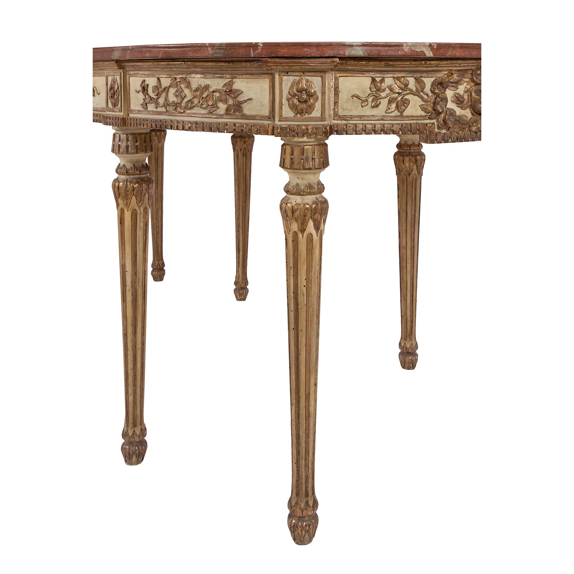 XIXe siècle Table centrale ovale italienne de style Louis XVI du 19ème siècle à huit pieds de Naples en vente