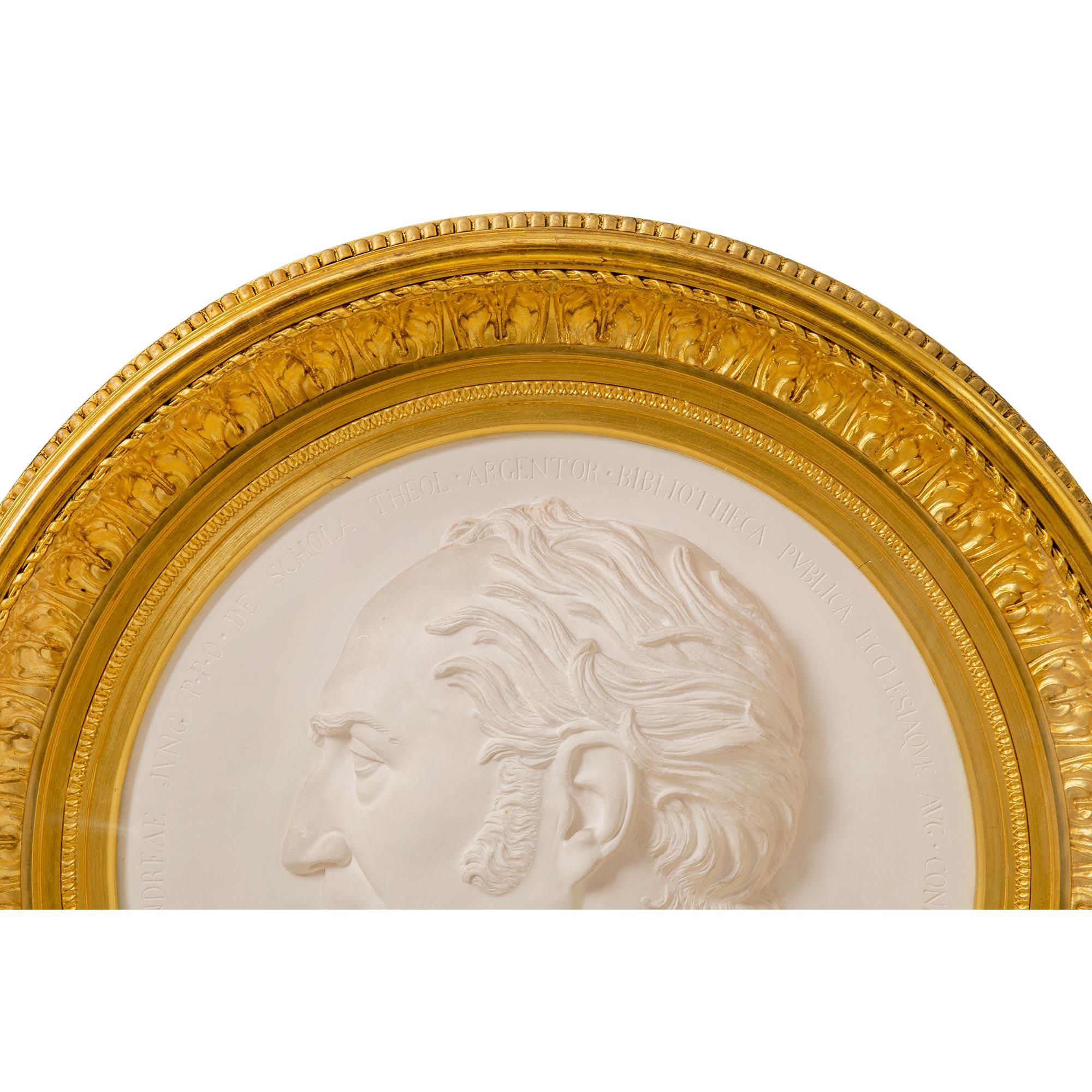 Italian 19th Century Louis XVI Style Giltwood and Plaster Wall Plaque In Good Condition For Sale In West Palm Beach, FL