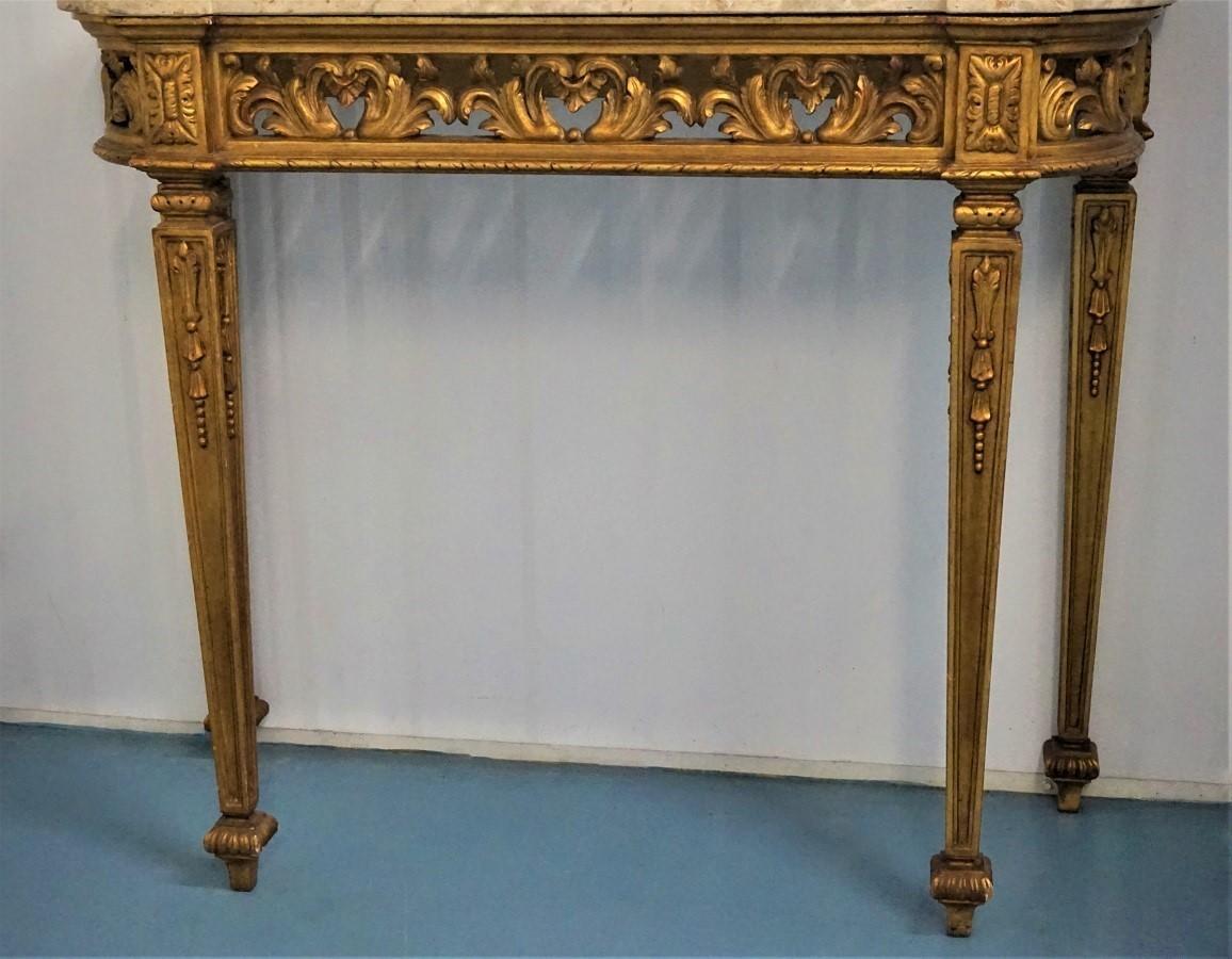 Bois Console en bois doré de style Louis XVI du 19ème siècle et miroir en vente