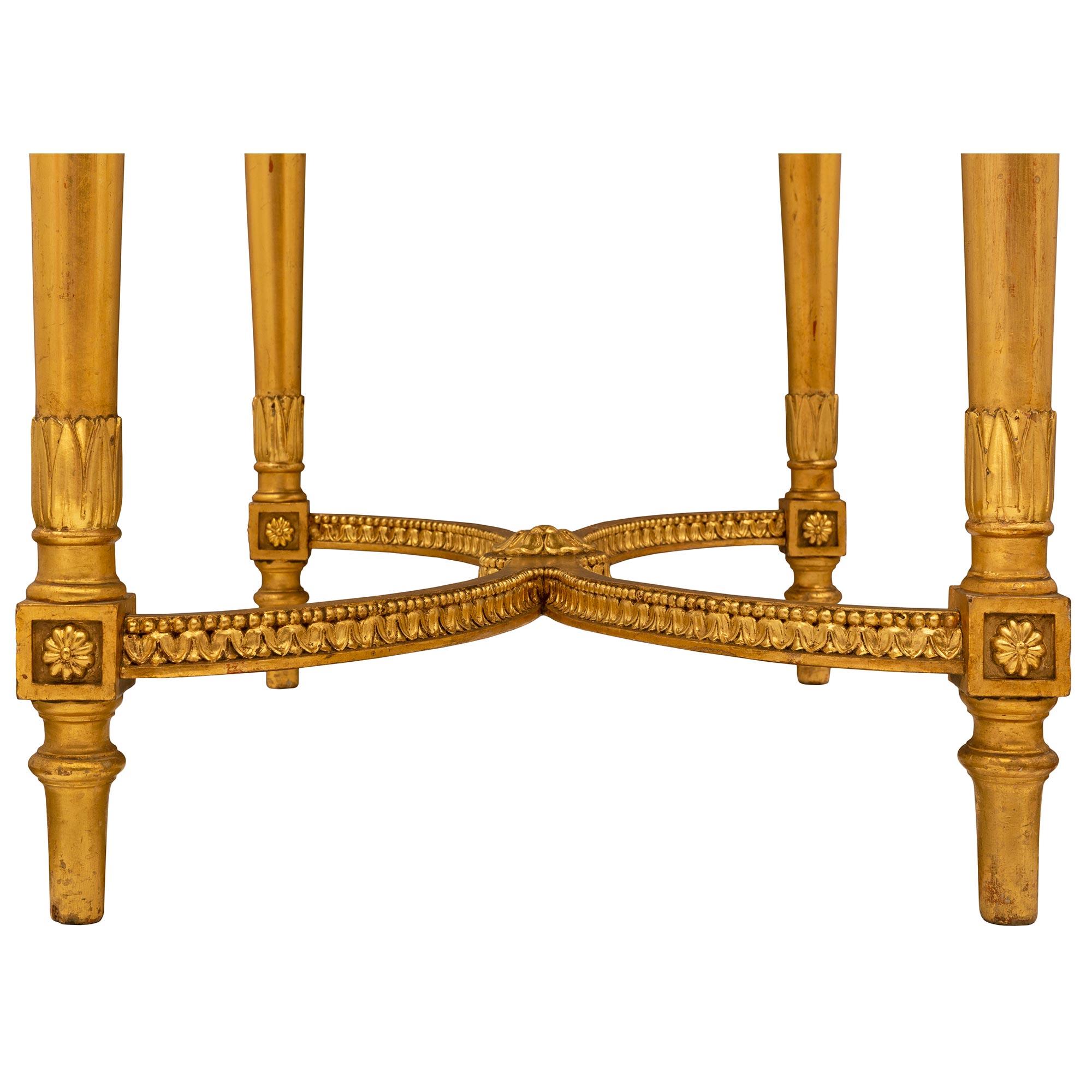Table rectangulaire italienne en bois doré du 19ème siècle de style Louis XVI en vente 2