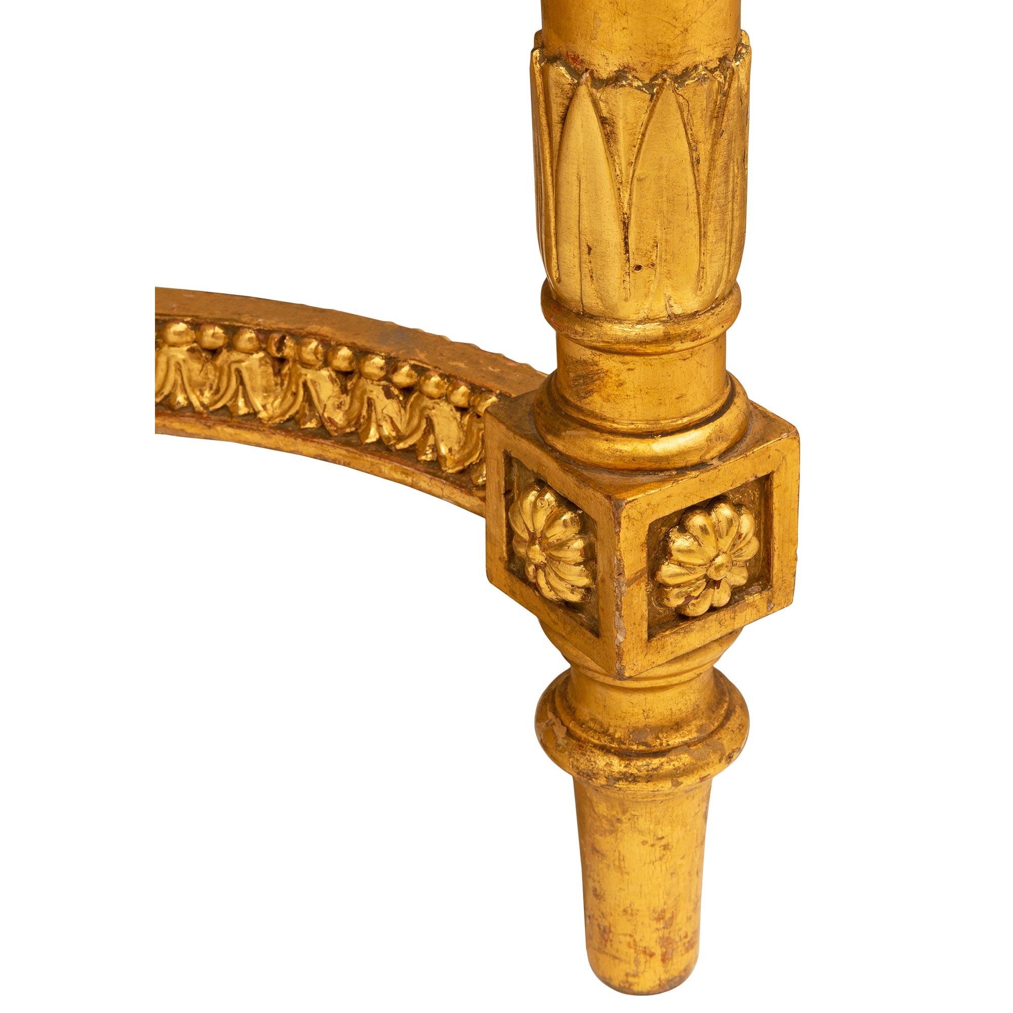 Table rectangulaire italienne en bois doré du 19ème siècle de style Louis XVI en vente 4