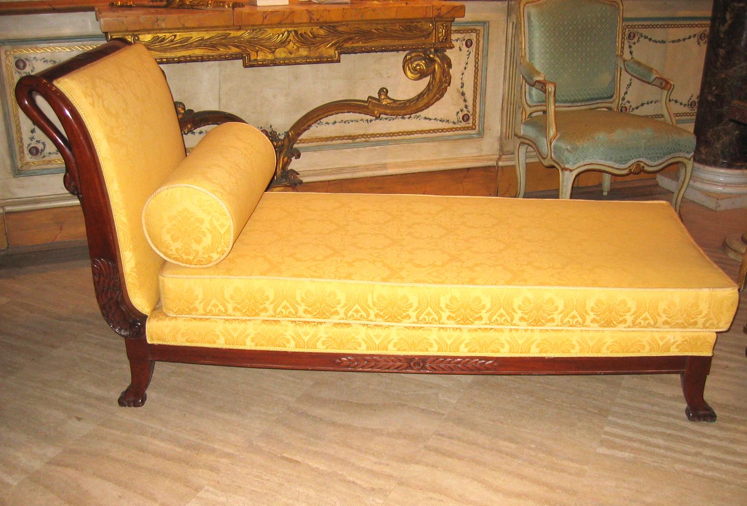 Charles X Italian 19th Century Mahogany Swan Neck Sofa or Chais Longues, Tuscany, 1820 For Sale