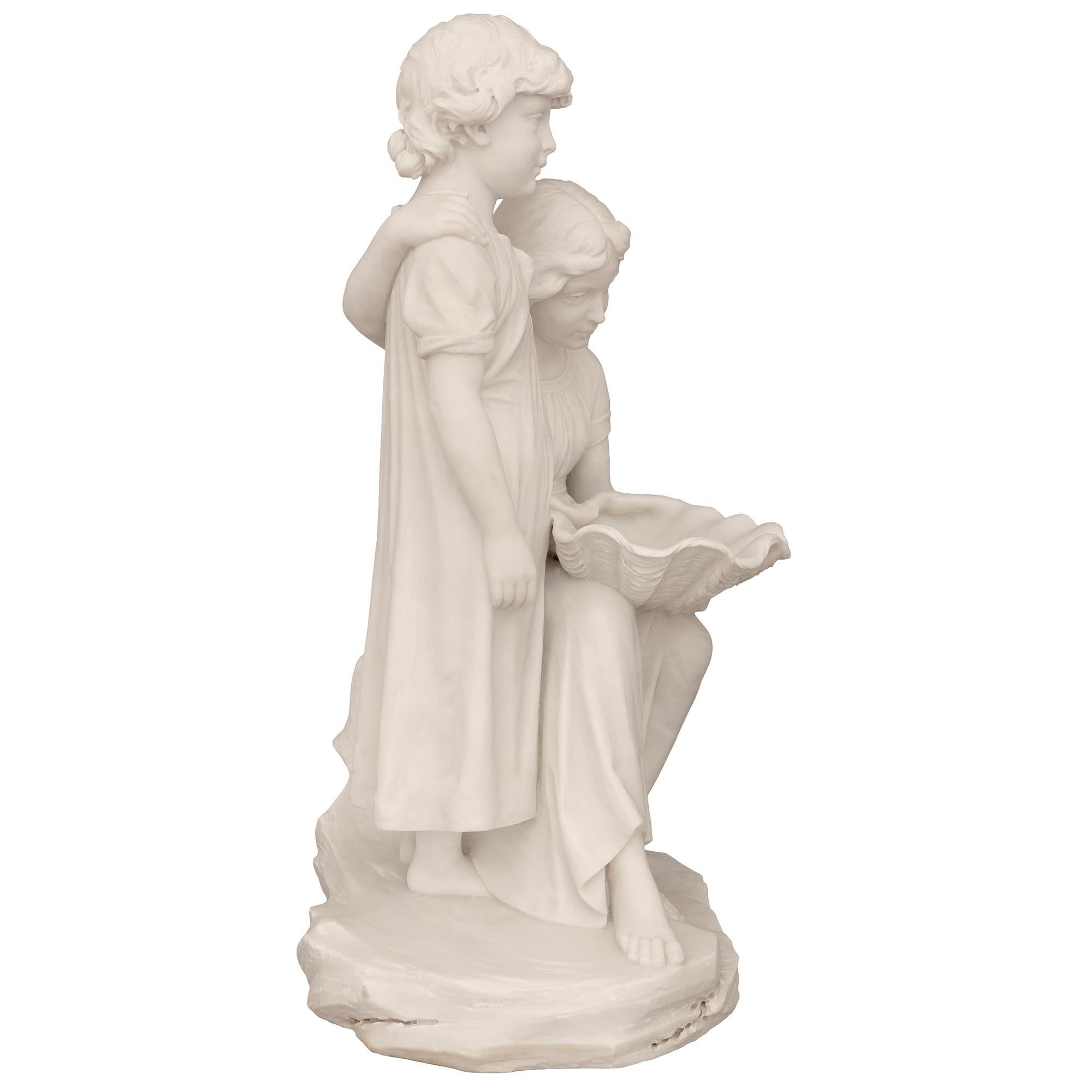 Italian 19th Century Marble Statue Of A Brother And Sister At The Seashore For Sale 1