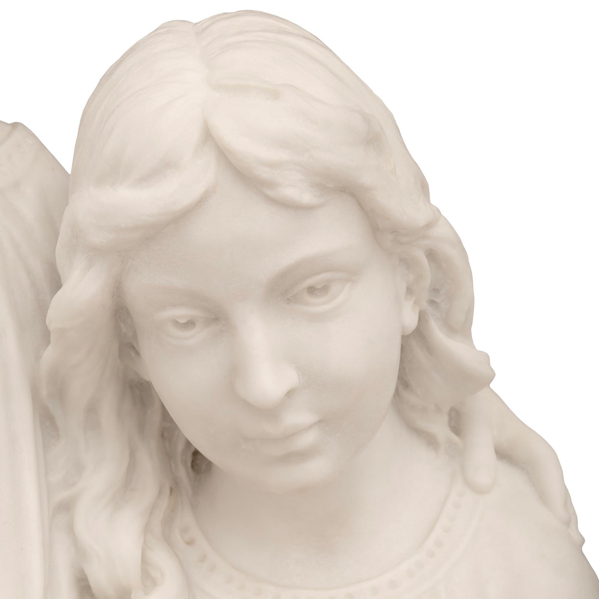 Italian 19th Century Marble Statue Of A Brother And Sister At The Seashore For Sale 3
