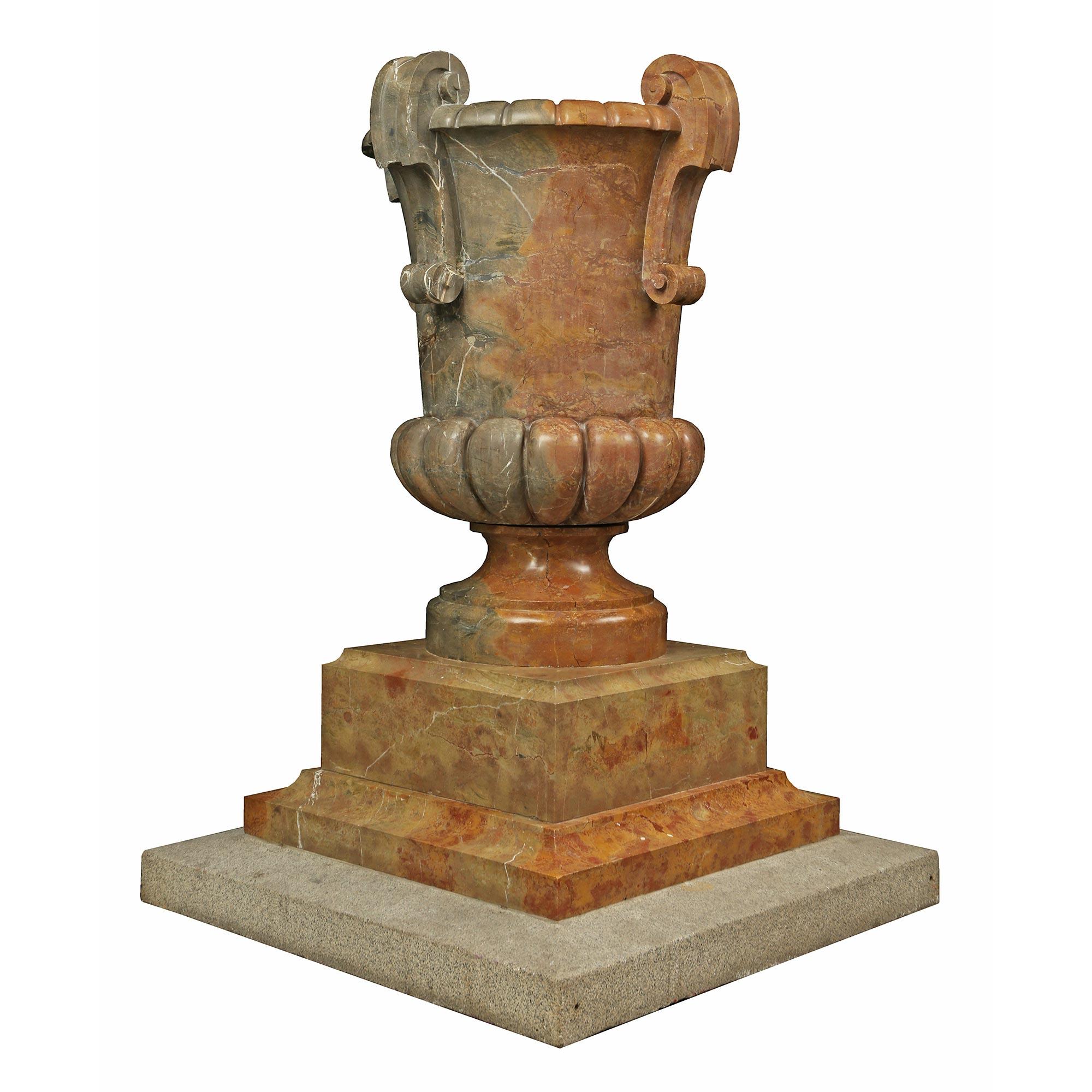 Italian 19th Century Marble Urn In Good Condition For Sale In West Palm Beach, FL