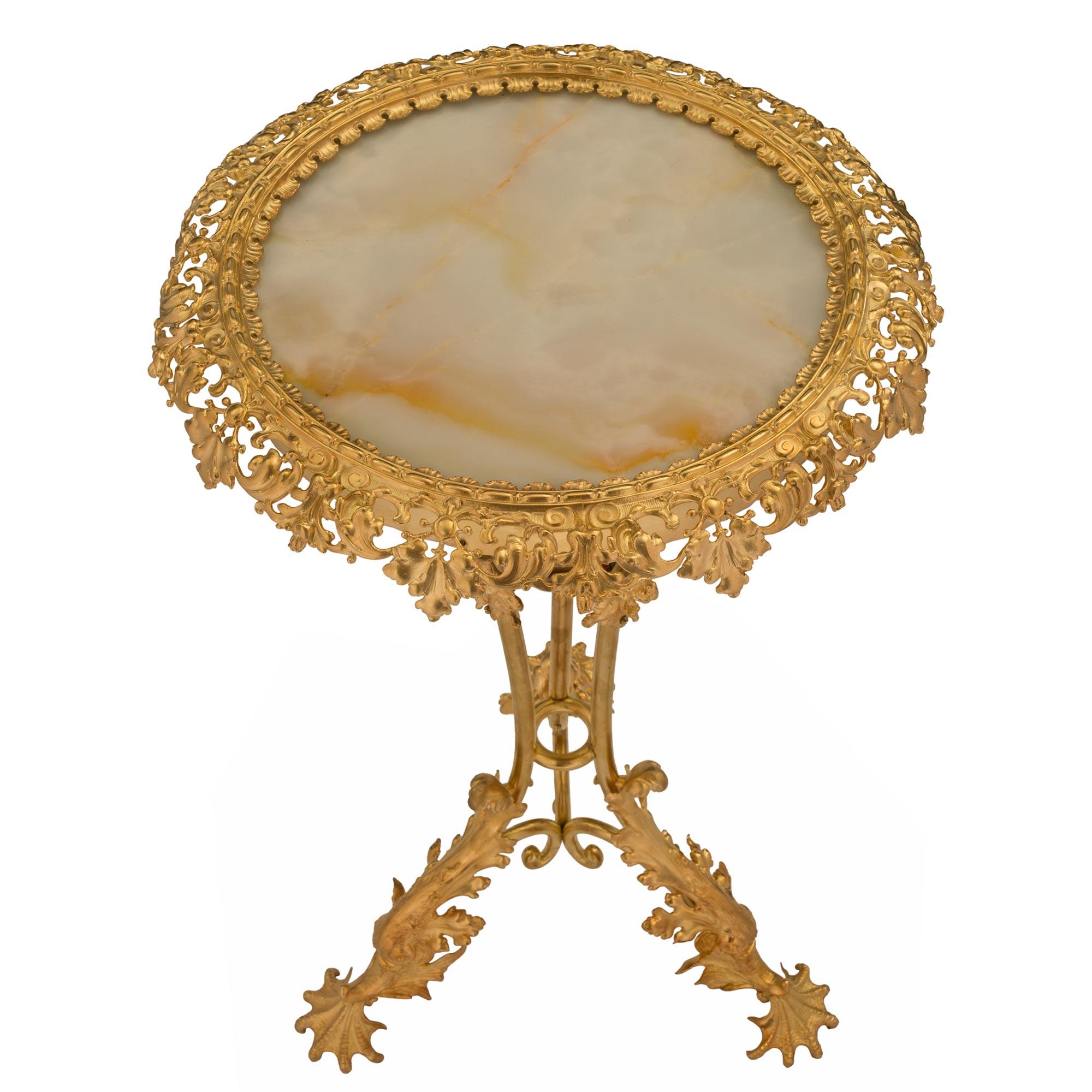 Italian 19th Century Napoleon III Period Ormolu and Onyx Side Table In Good Condition For Sale In West Palm Beach, FL