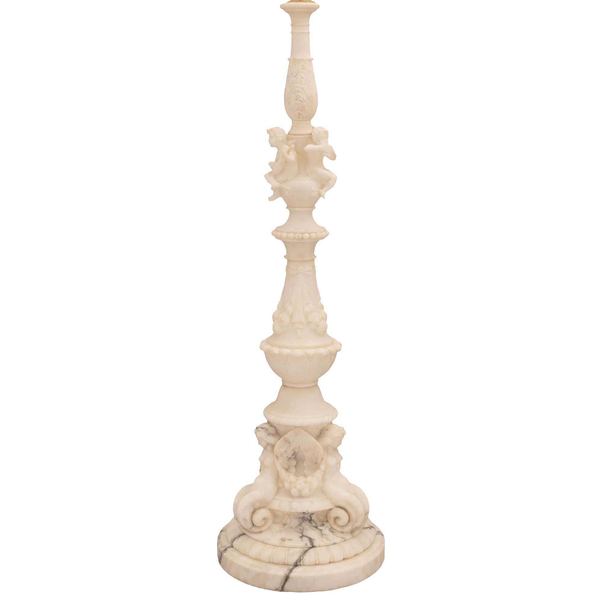 Italienische neoklassische Stehlampe aus dem 19. Alabaster Stehlampe (Neoklassisch) im Angebot
