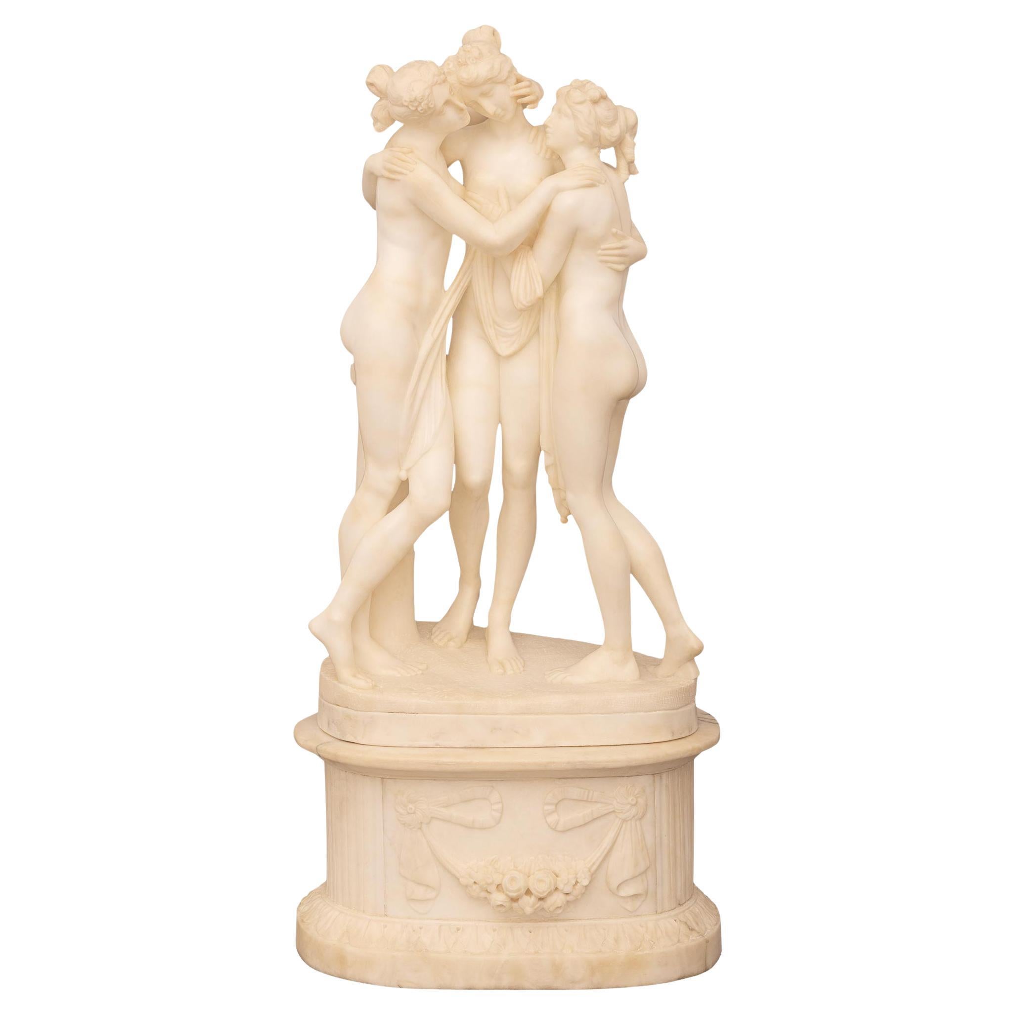 Statue néoclassique italienne du XIXe siècle. Statue en albâtre des Trois Grâces en vente