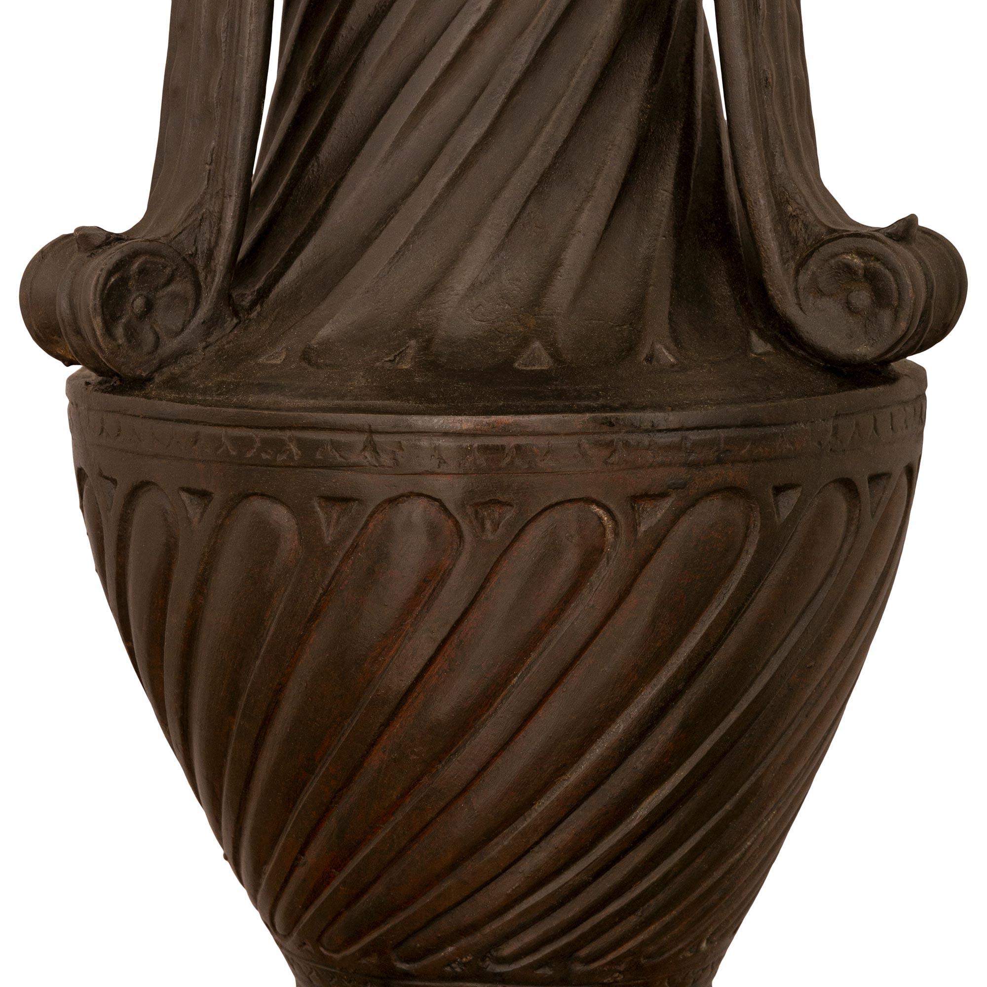 Italian 19th century Neo-Classical st. Bronze and Marble birdbath/planter For Sale 2