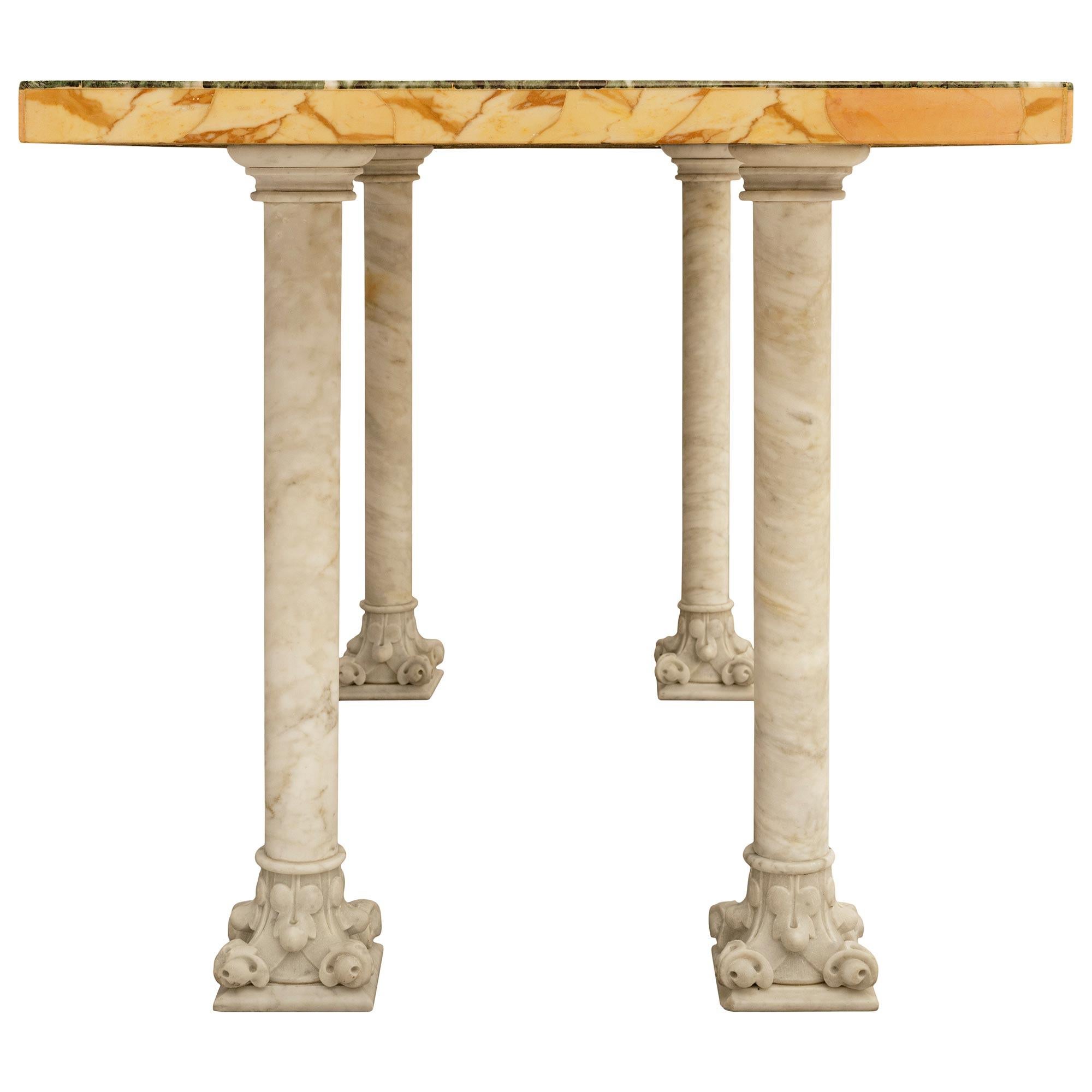 Italienischer neoklassizistischer italienischer Tisch aus Calacatta- und Breccia Dorata-Marmor des 19. Jahrhunderts im Zustand „Gut“ im Angebot in West Palm Beach, FL