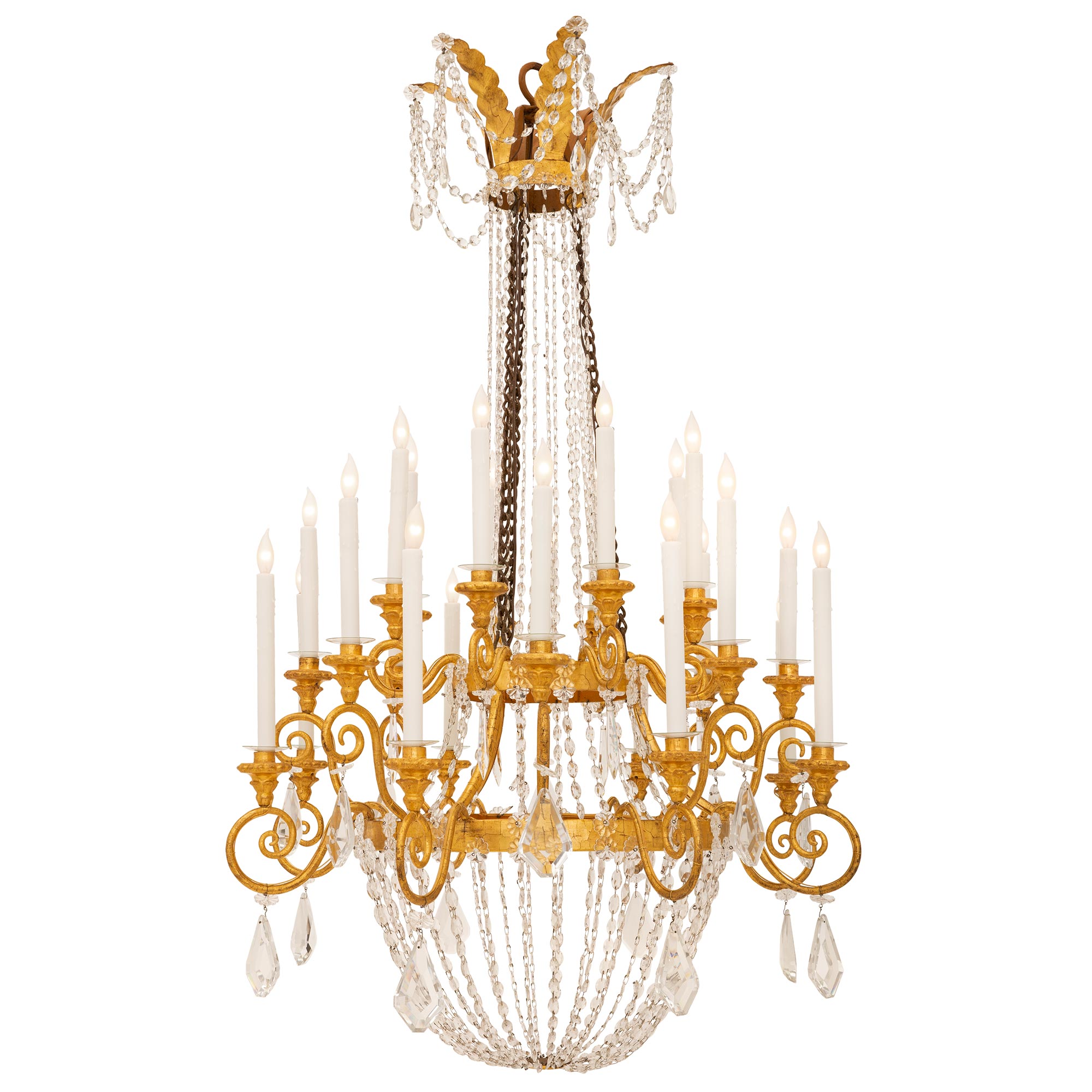 Lustre italien néo-classique du 19ème siècle en cristal, bois doré et fer. 