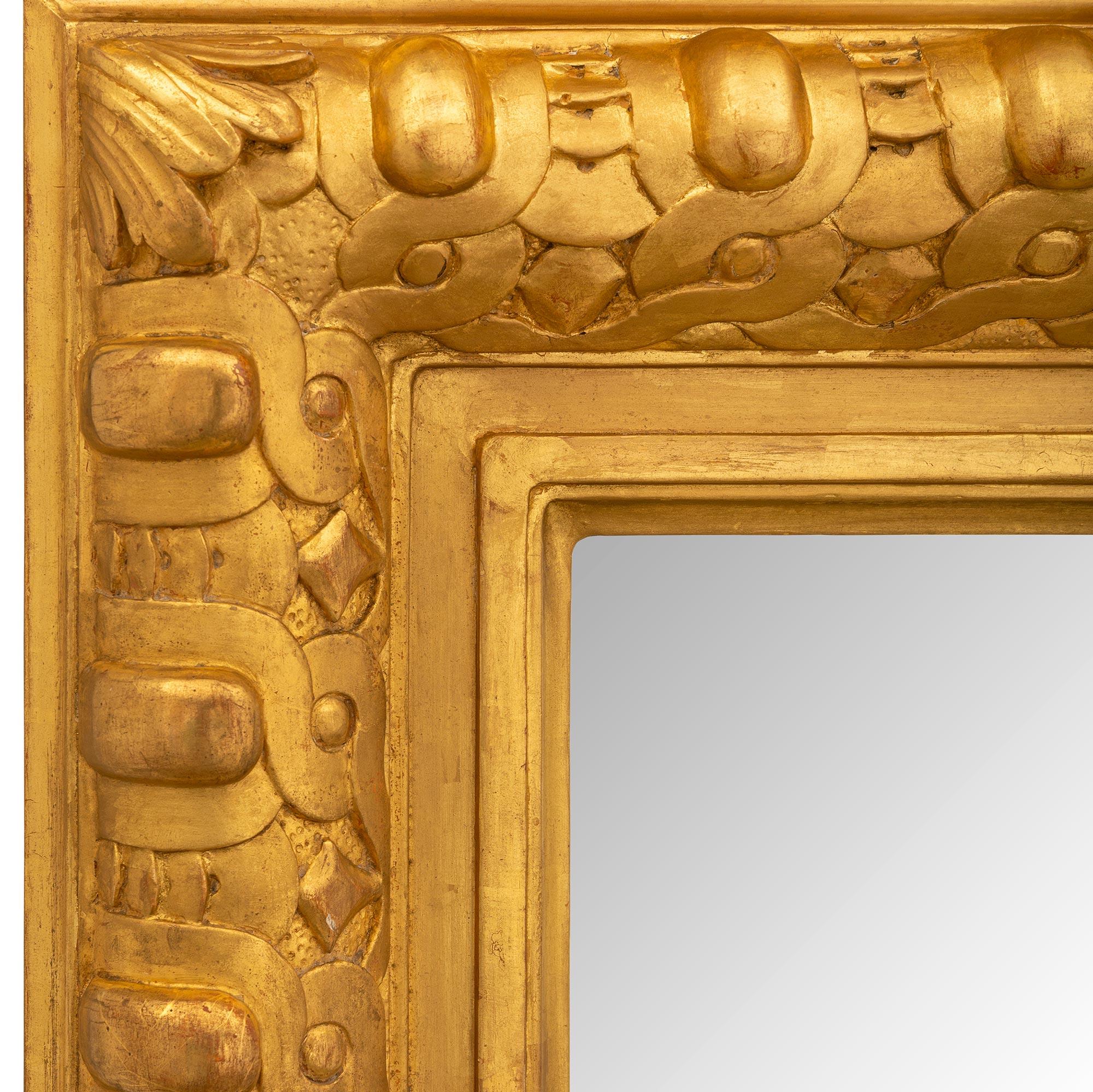 Miroir italien néoclassique du 19ème siècle en bois doré en vente 1