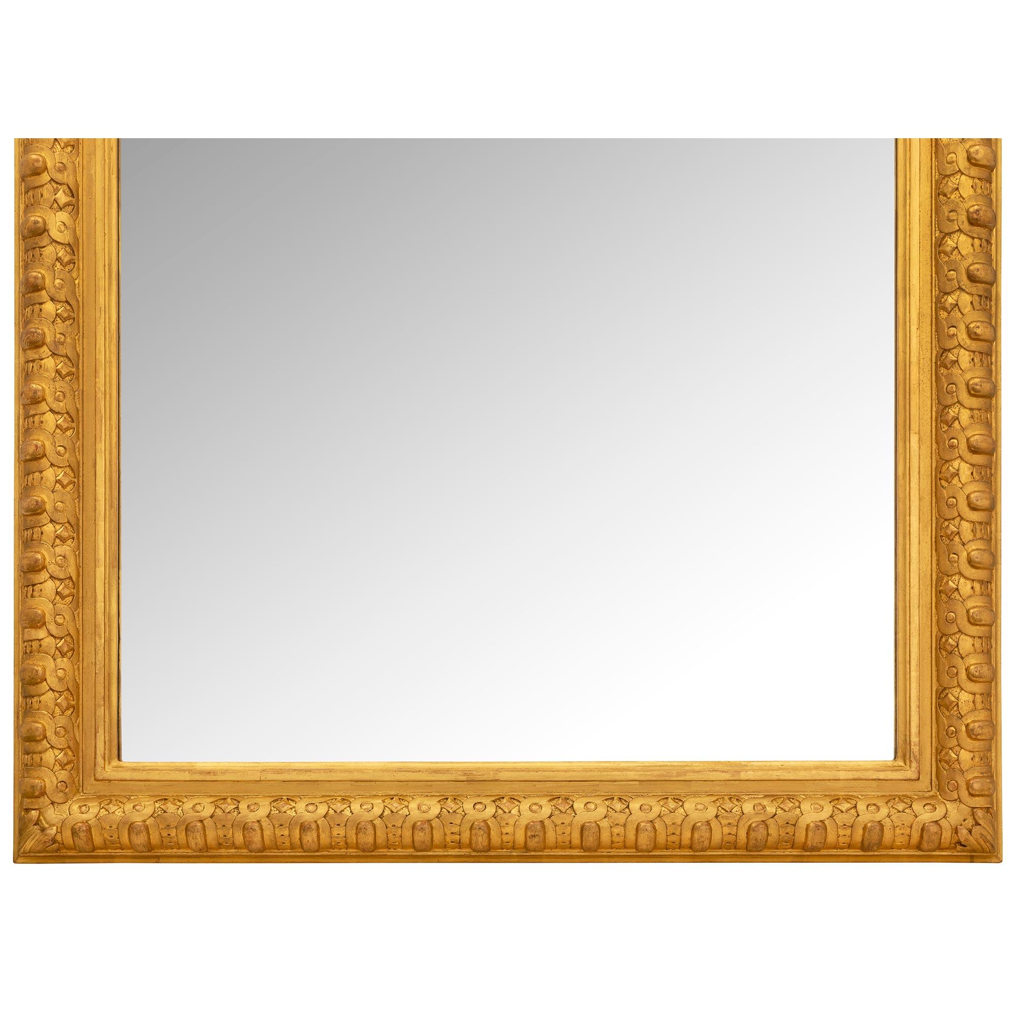 Miroir italien néoclassique du 19ème siècle en bois doré en vente 2