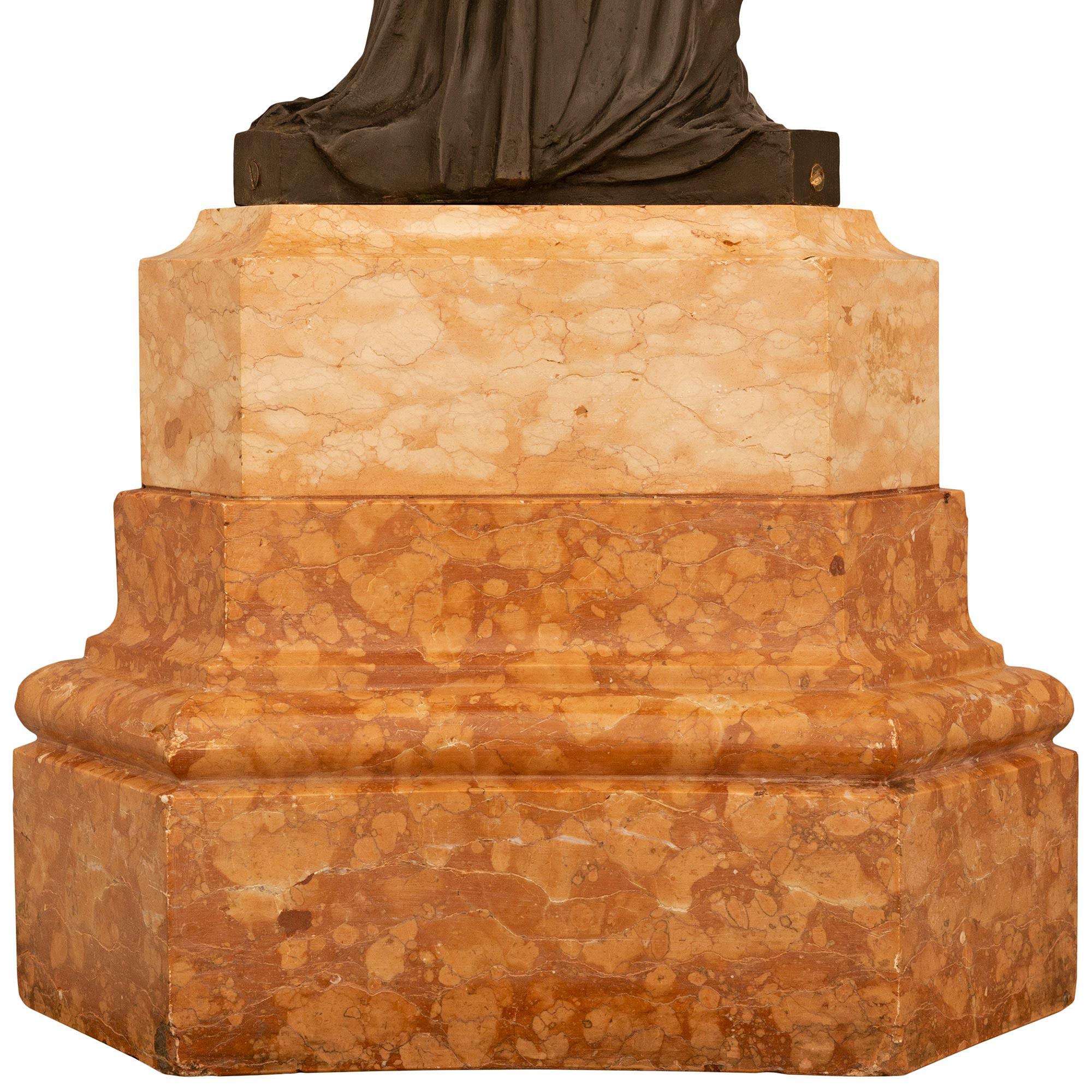 Italienischer neoklassizistischer Brunnen des 19. Marmor- und patinierter Bronzebrunnen im Angebot 4