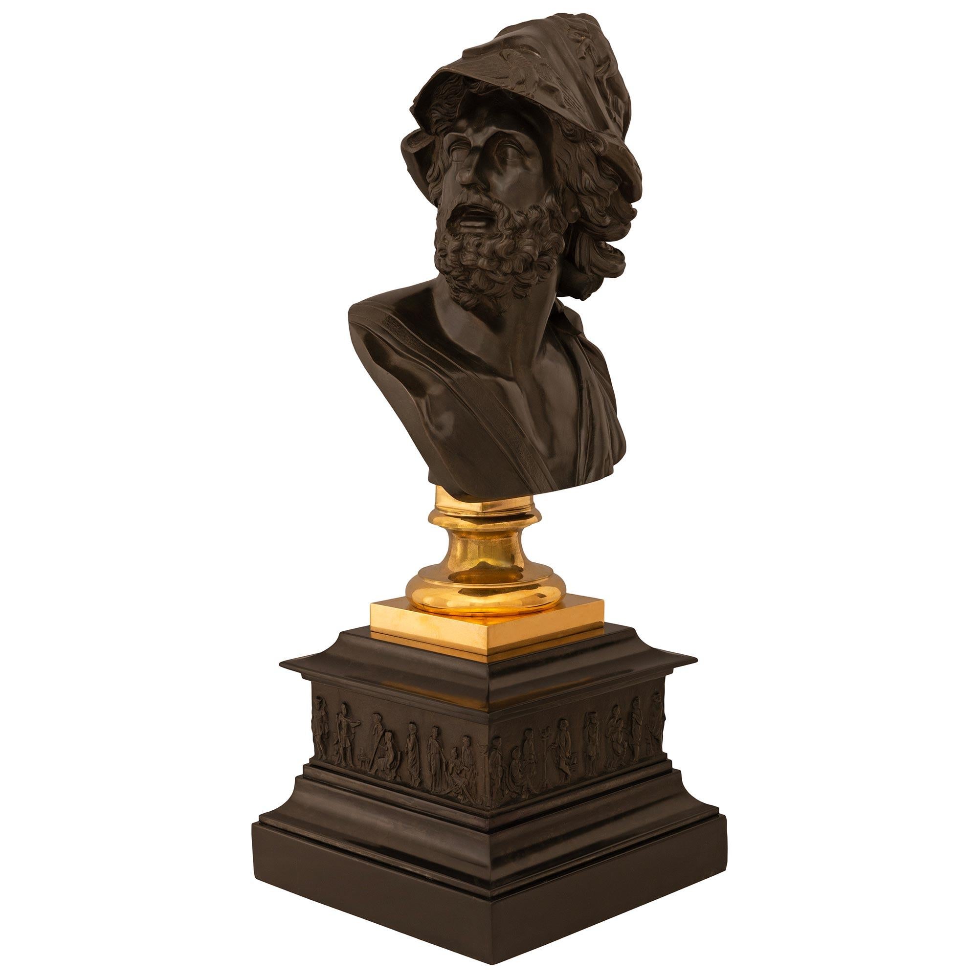 Neoclassico Statua neoclassica italiana del XIX secolo in marmo, Ormolu e bronzo in vendita