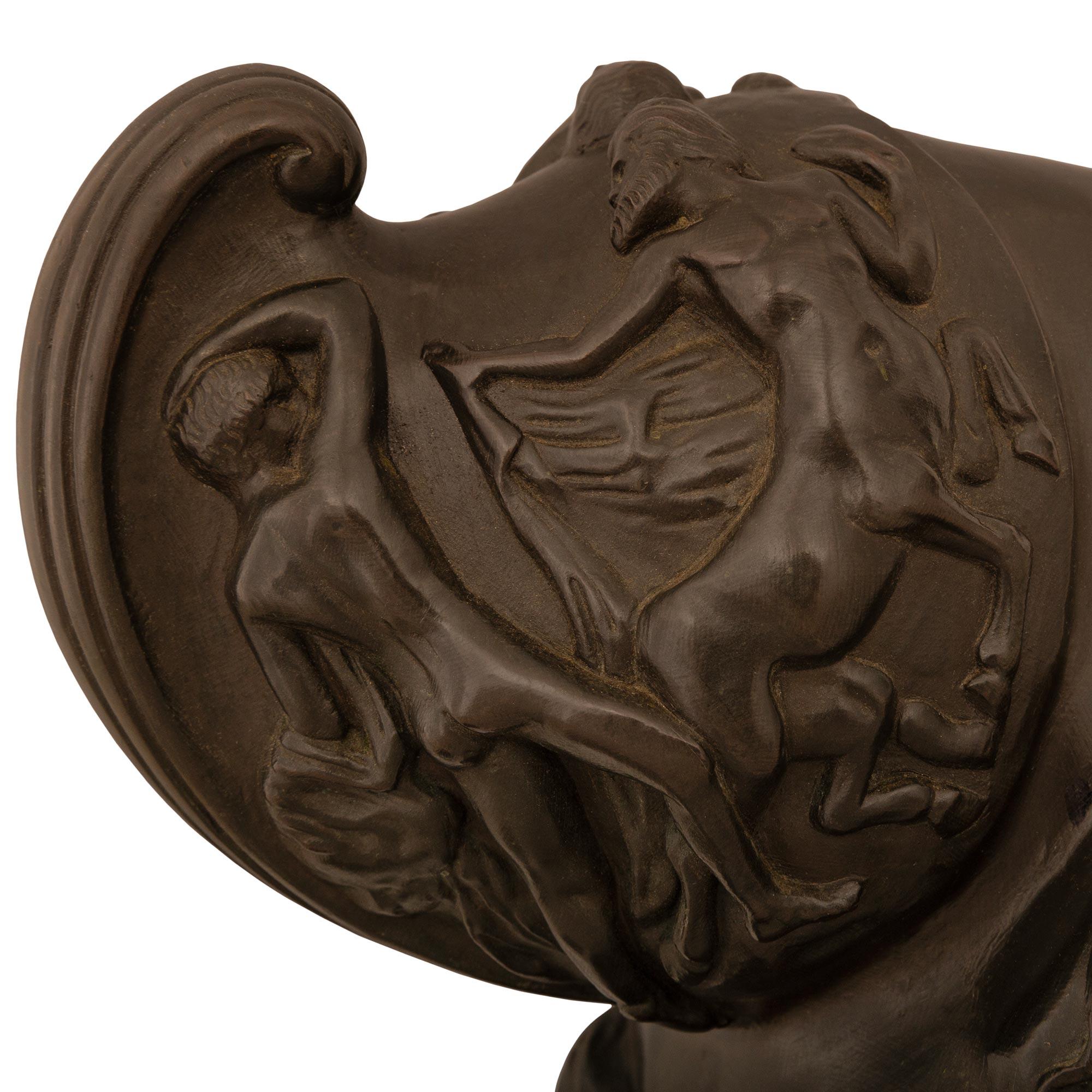 Bronzo Statua neoclassica italiana del XIX secolo in marmo, Ormolu e bronzo in vendita