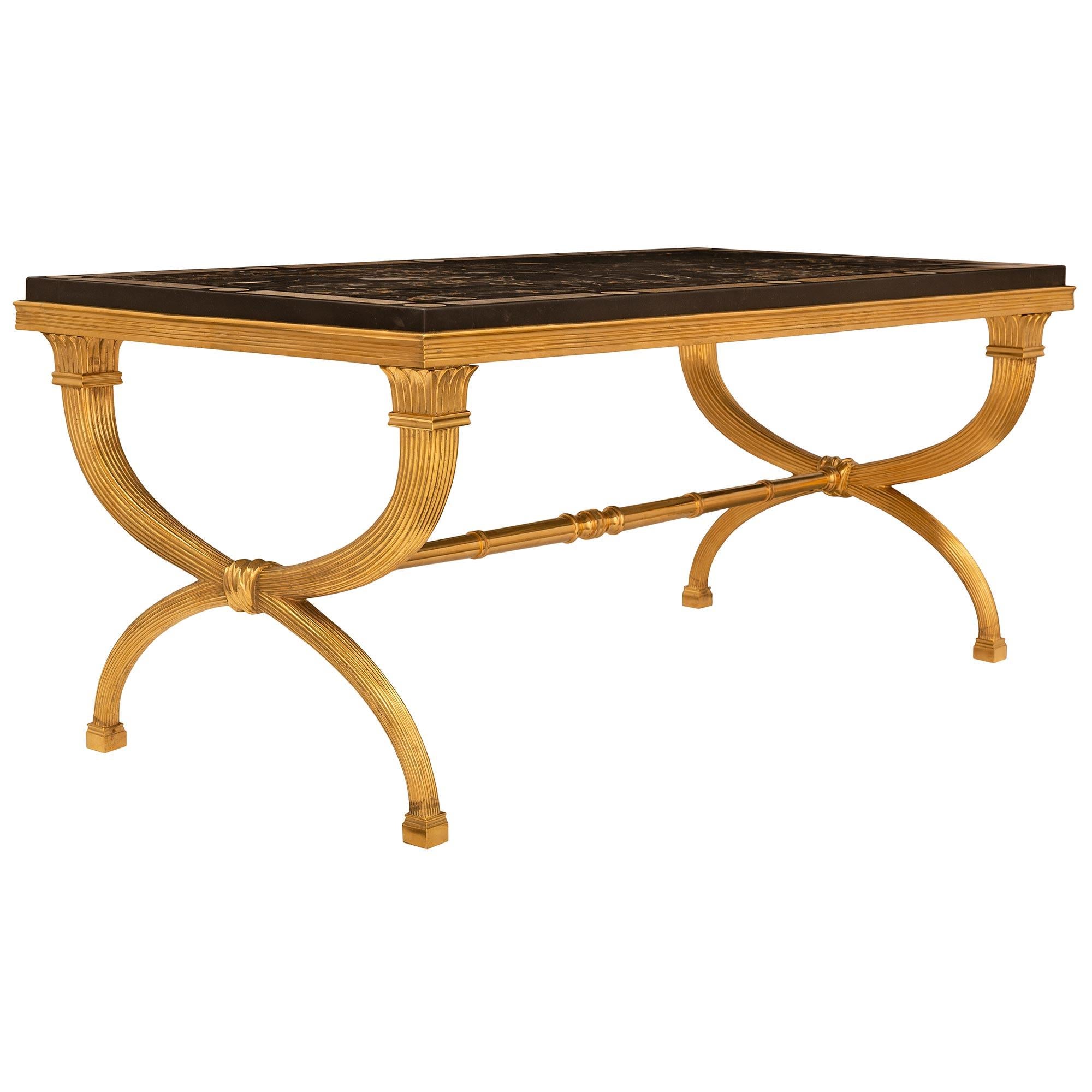 Italian 19th Century Neo-Classical St. Ormolu and Marble Coffee Table In Good Condition For Sale In West Palm Beach, FL