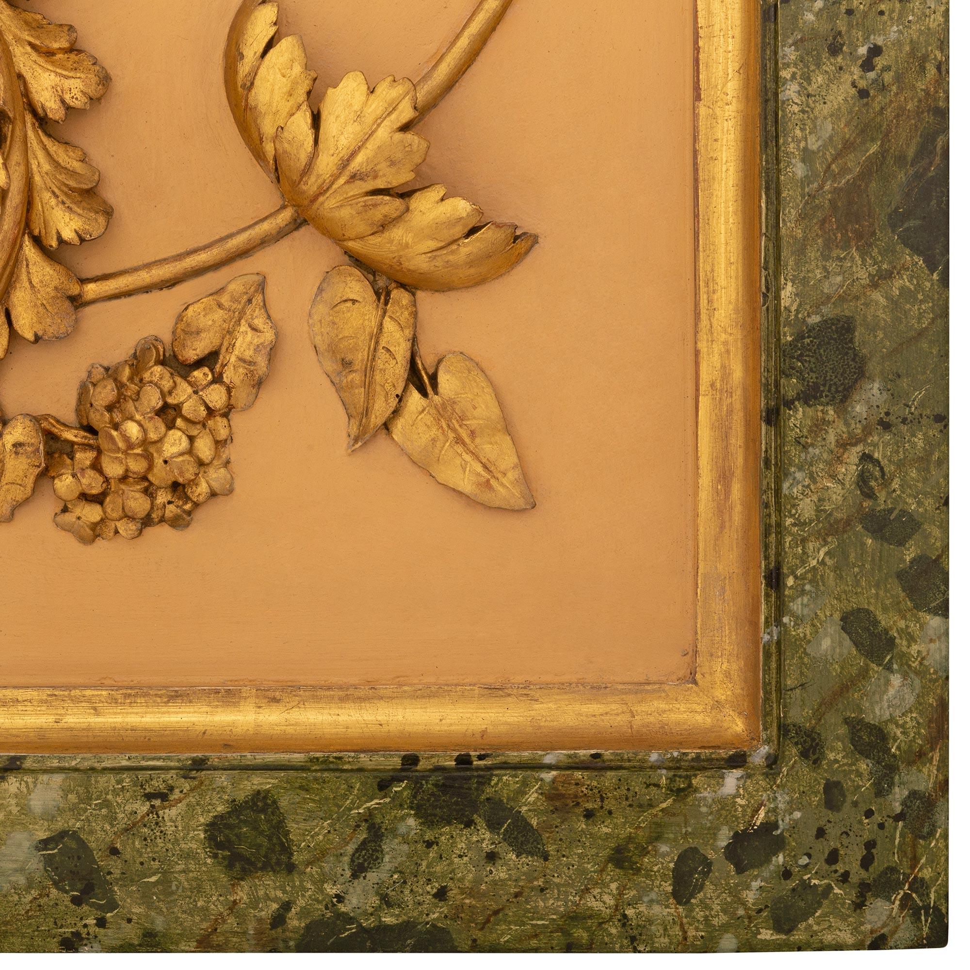 Italienisches Wandpaneel aus patiniertem Holz und Giltwood im neoklassischen Stil des 19. im Angebot 2
