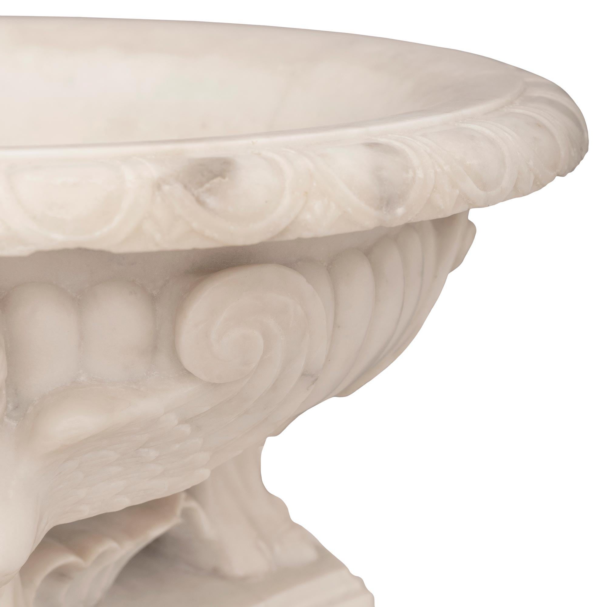 Italian 19th Century Neo-Classical St. White Carrara Marble Centerpiece Bowl For Sale 2