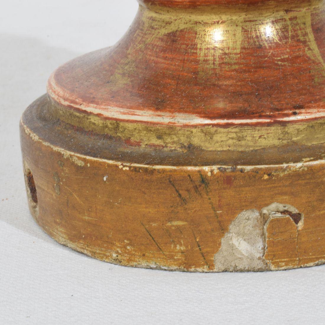 Adornos neoclásicos italianos de madera dorada tallada del siglo XIX en venta 4