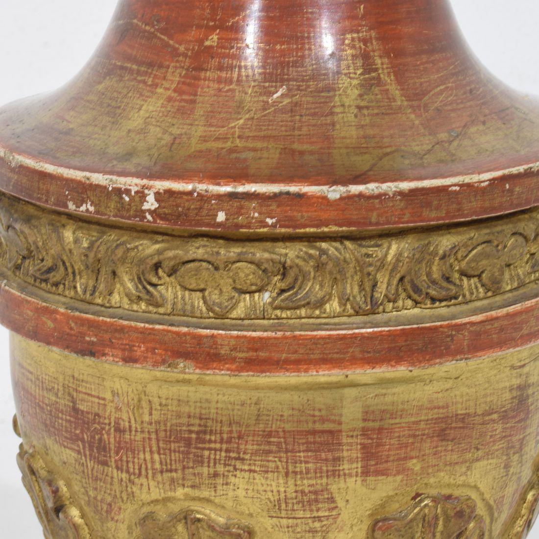 Adornos neoclásicos italianos de madera dorada tallada del siglo XIX en venta 4