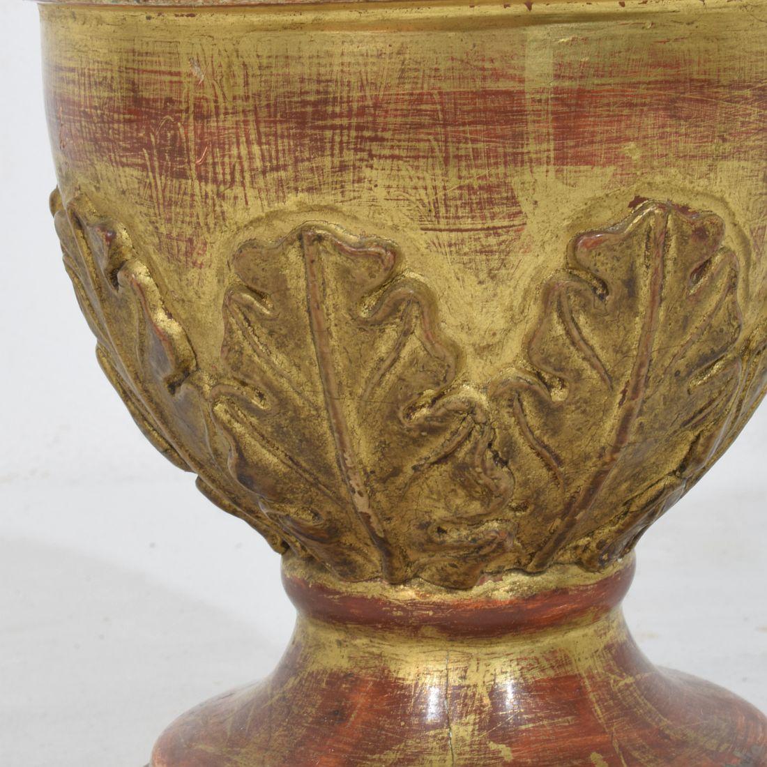 Adornos neoclásicos italianos de madera dorada tallada del siglo XIX en venta 5