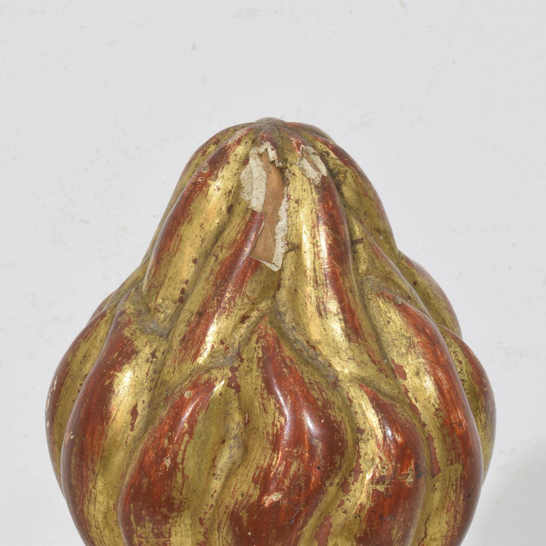 Adornos neoclásicos italianos de madera dorada tallada del siglo XIX en venta 3
