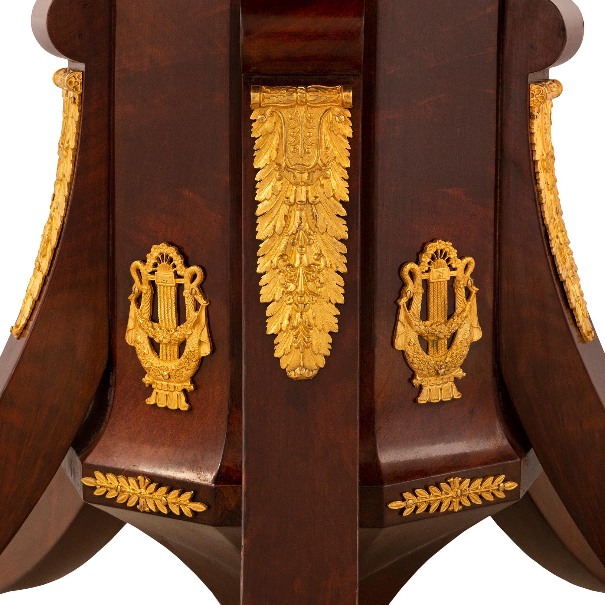 Italian 19th Century Neoclassical Empire Style Mahogany and Ormolu Center Table For Sale 4