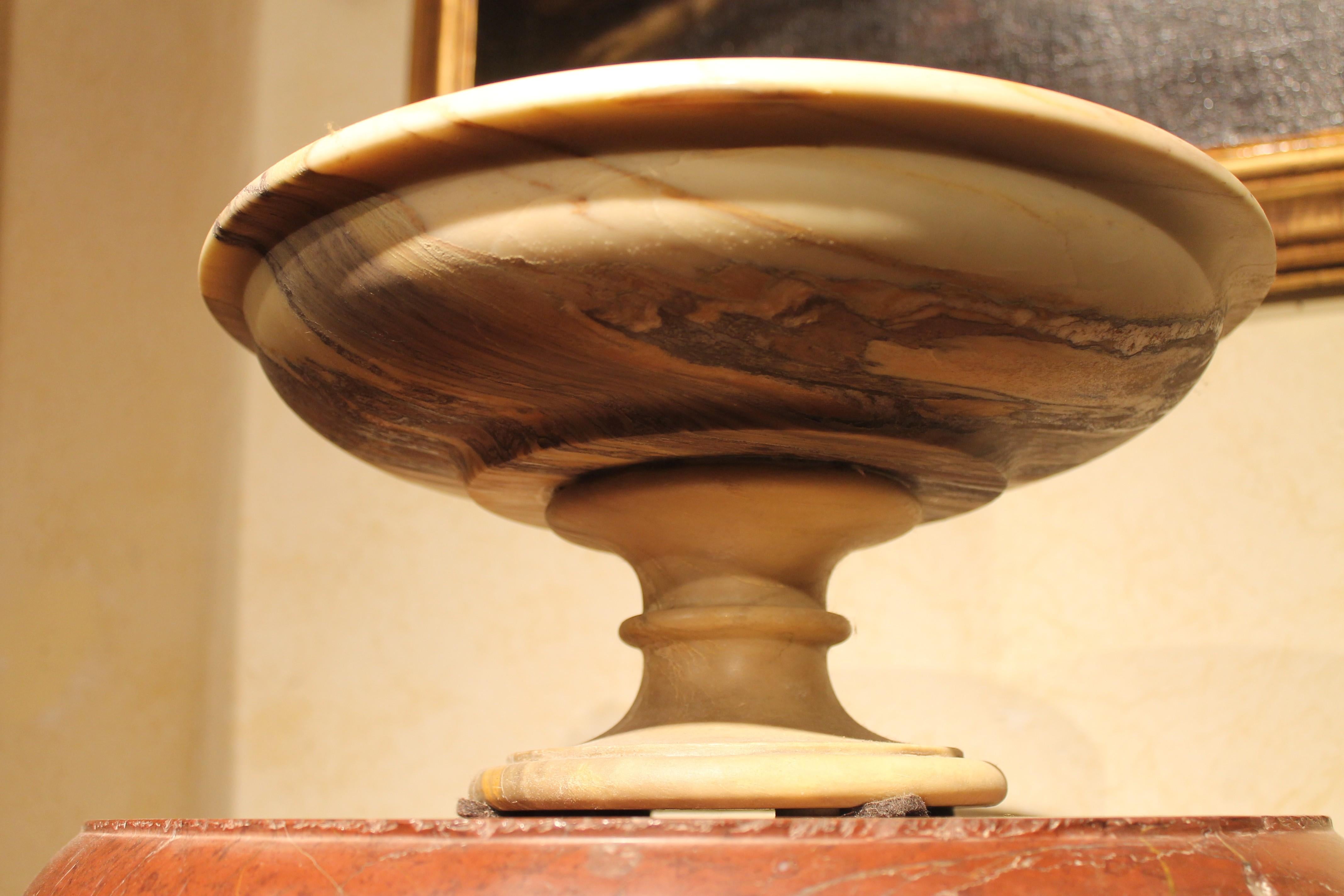 Italian 19th Century Neoclassical Marble Bowl on Pedestal or Tazza Centerpiece  For Sale 7