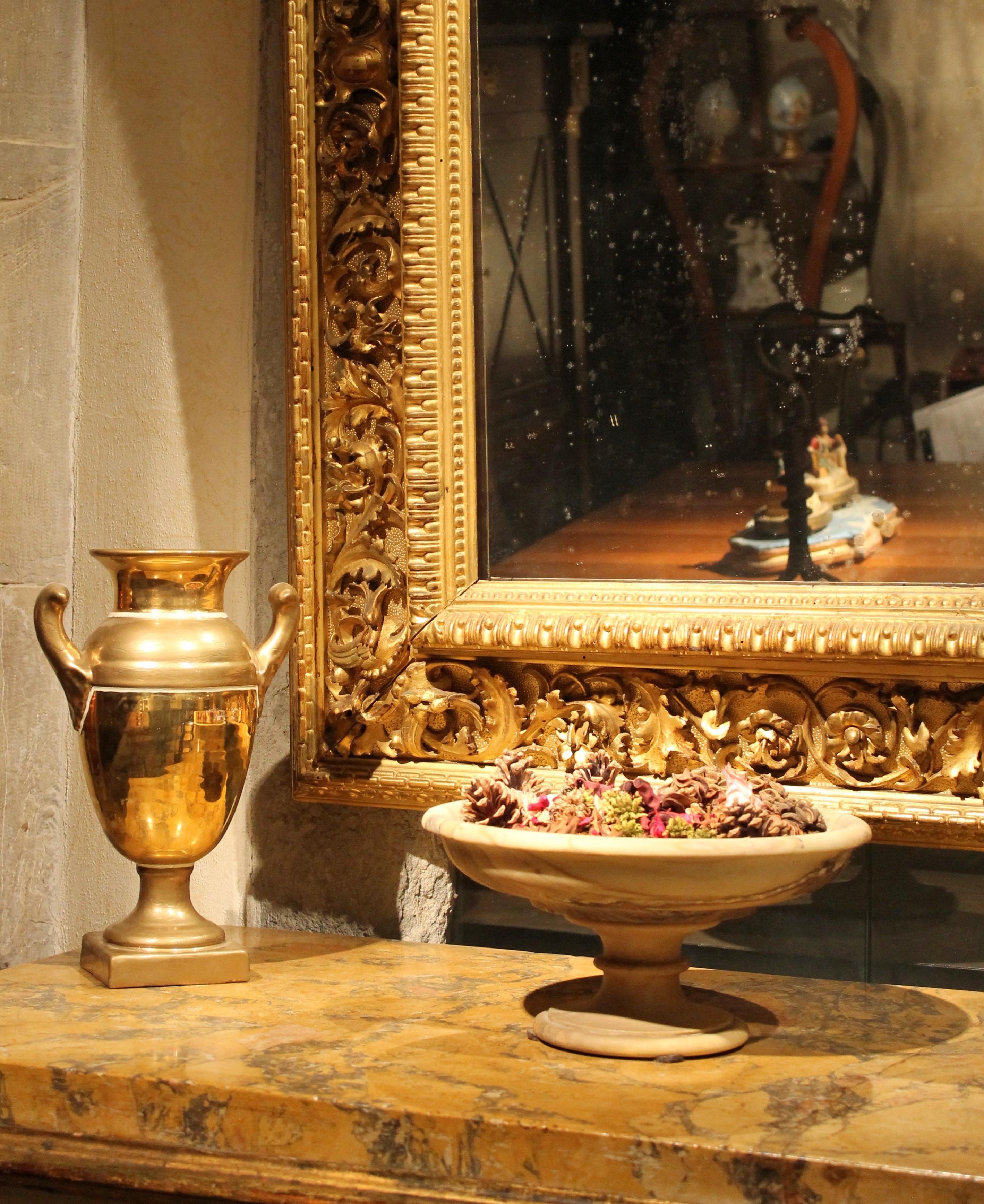 Fait main Bol ou centre de table en marbre africain blanc et crème-beige flamboyant du 19ème siècle en vente