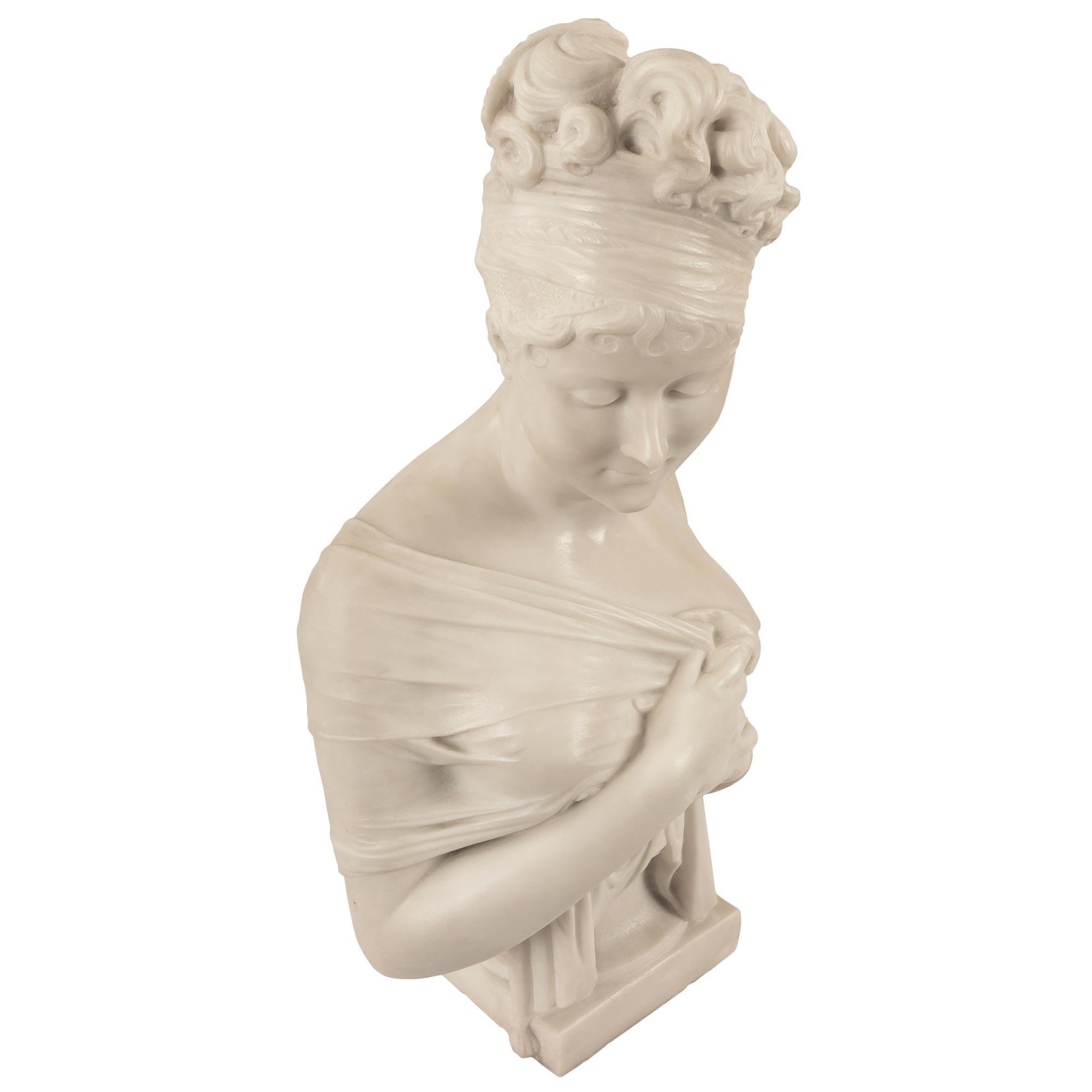 Italian 19th Century Neoclassical St. Carrara Marble Bust of Juliette Recamier In Good Condition For Sale In West Palm Beach, FL