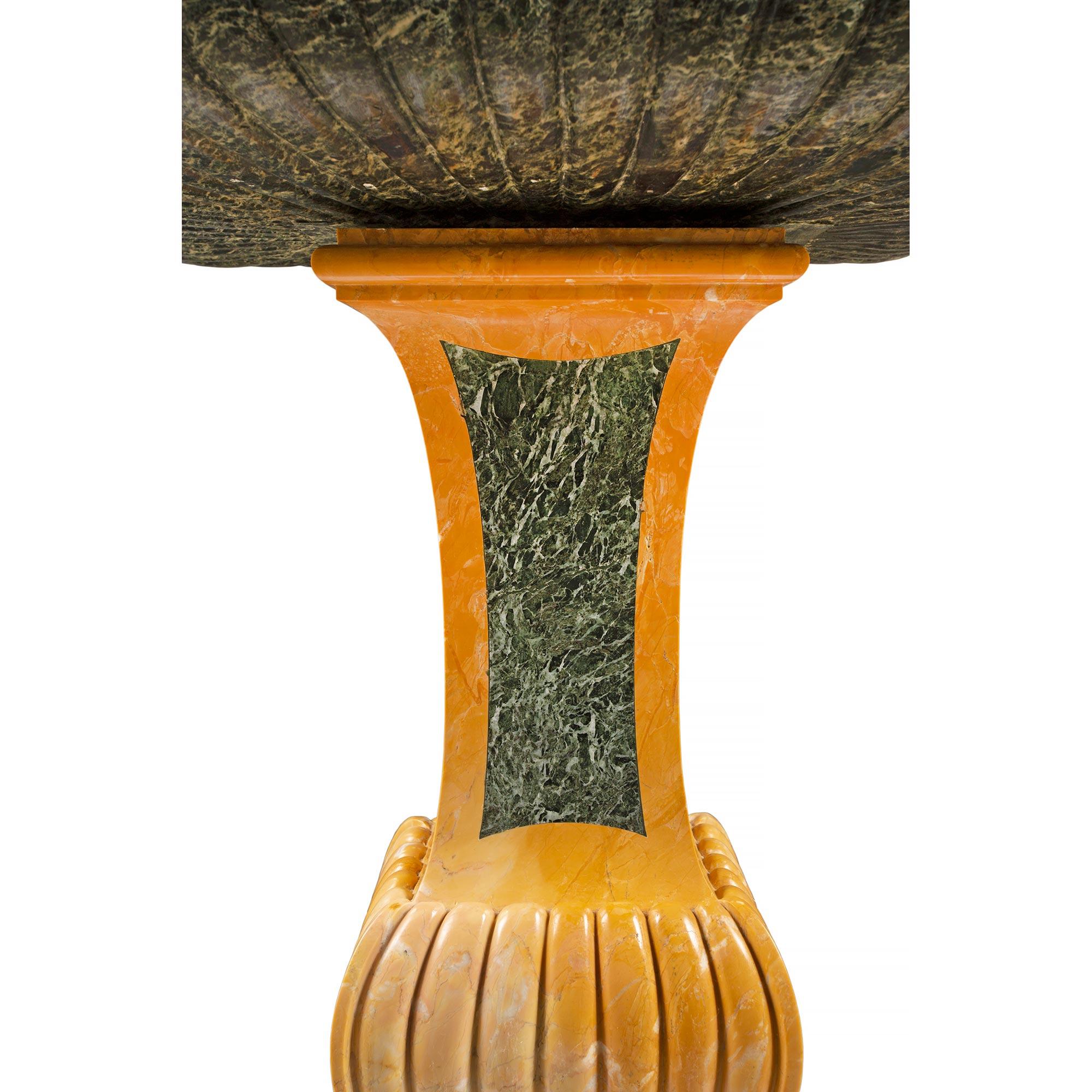 Uccelliera/Planter in marmo neoclassico italiano del XIX secolo In condizioni buone in vendita a West Palm Beach, FL