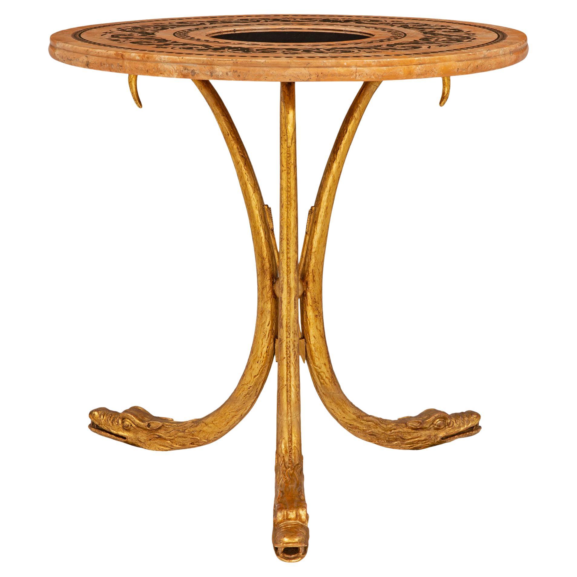Table centrale italienne de style néoclassique du XIXe siècle
