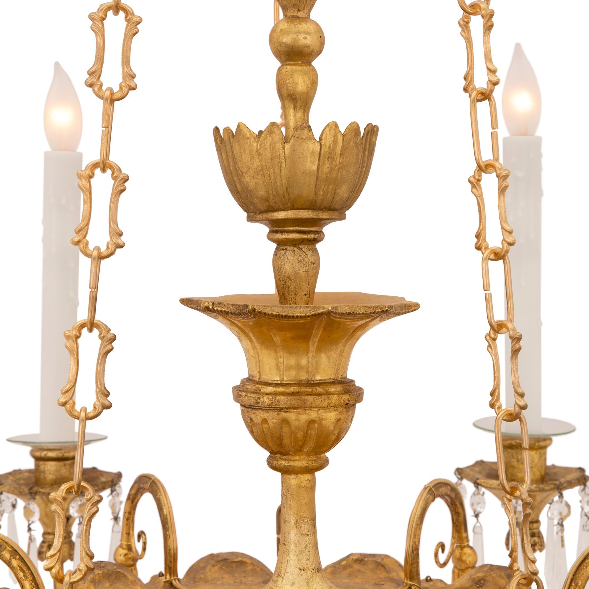 Italian 19th Century Neoclassical Style Giltwood and Ormolu Chandelier For Sale 1
