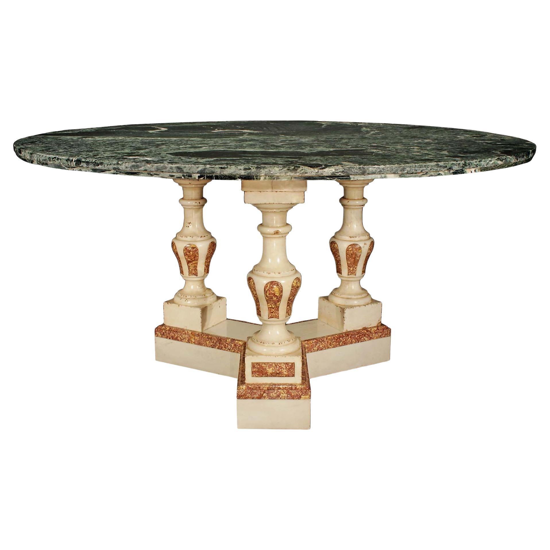 Table centrale italienne en marbre de style néoclassique du XIXe siècle