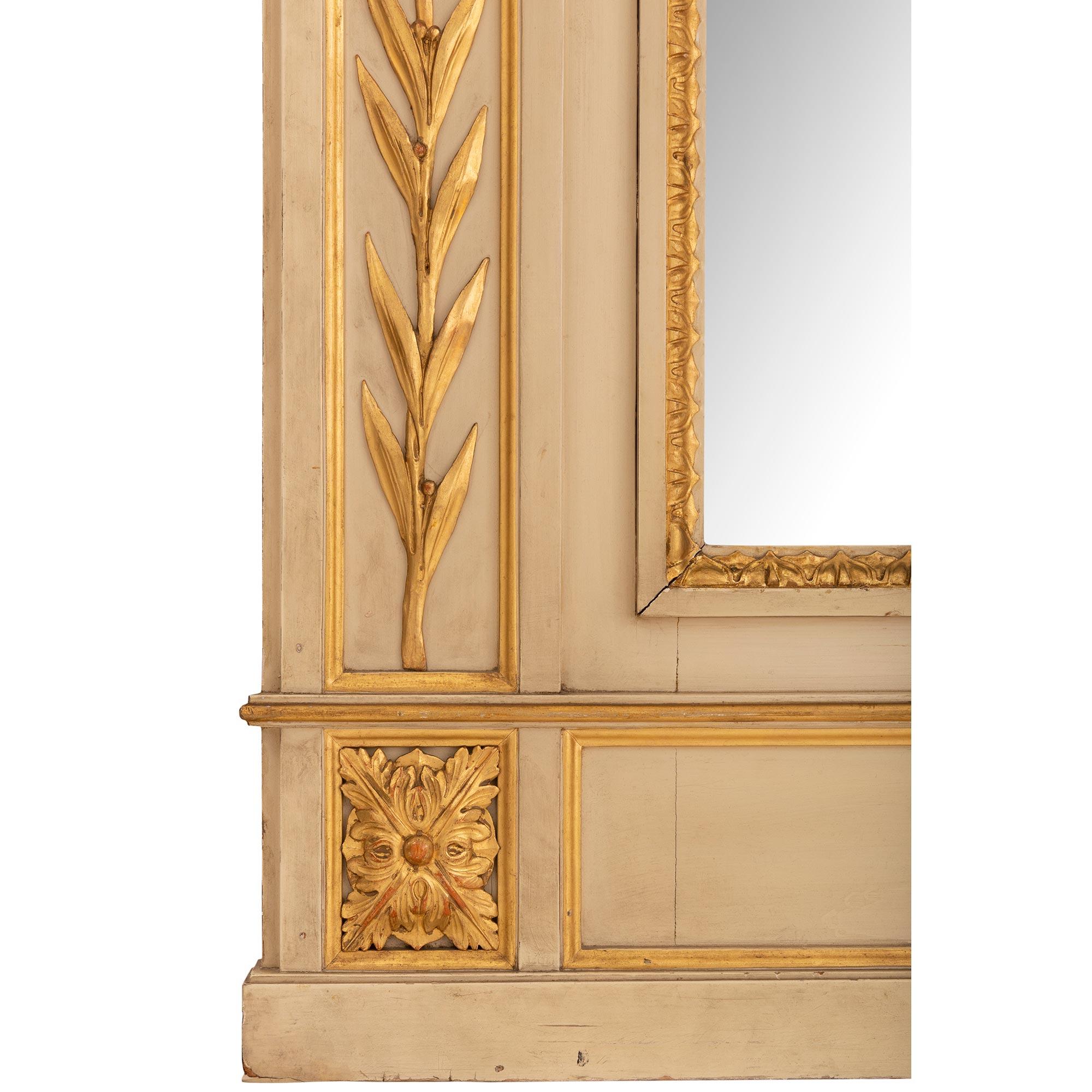 Italian 19th Century Neoclassical Style Patinated and Giltwood Mirror For Sale 5