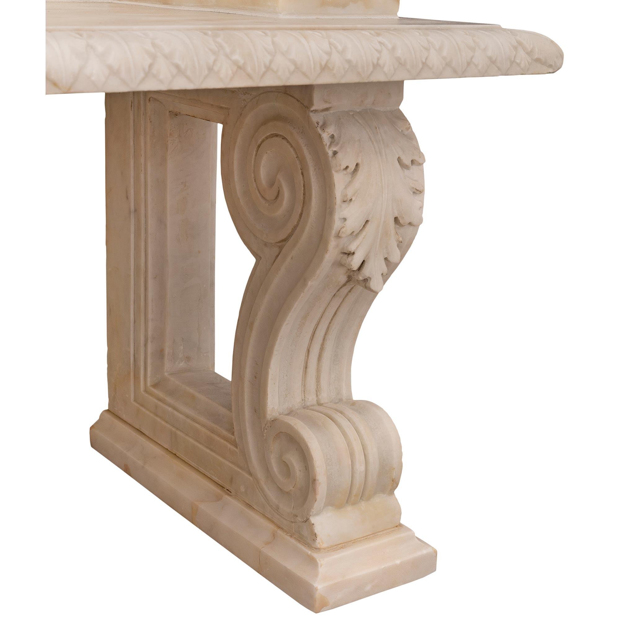 Banc italien de style néoclassique du 19ème siècle en marbre de Carrare blanc 5