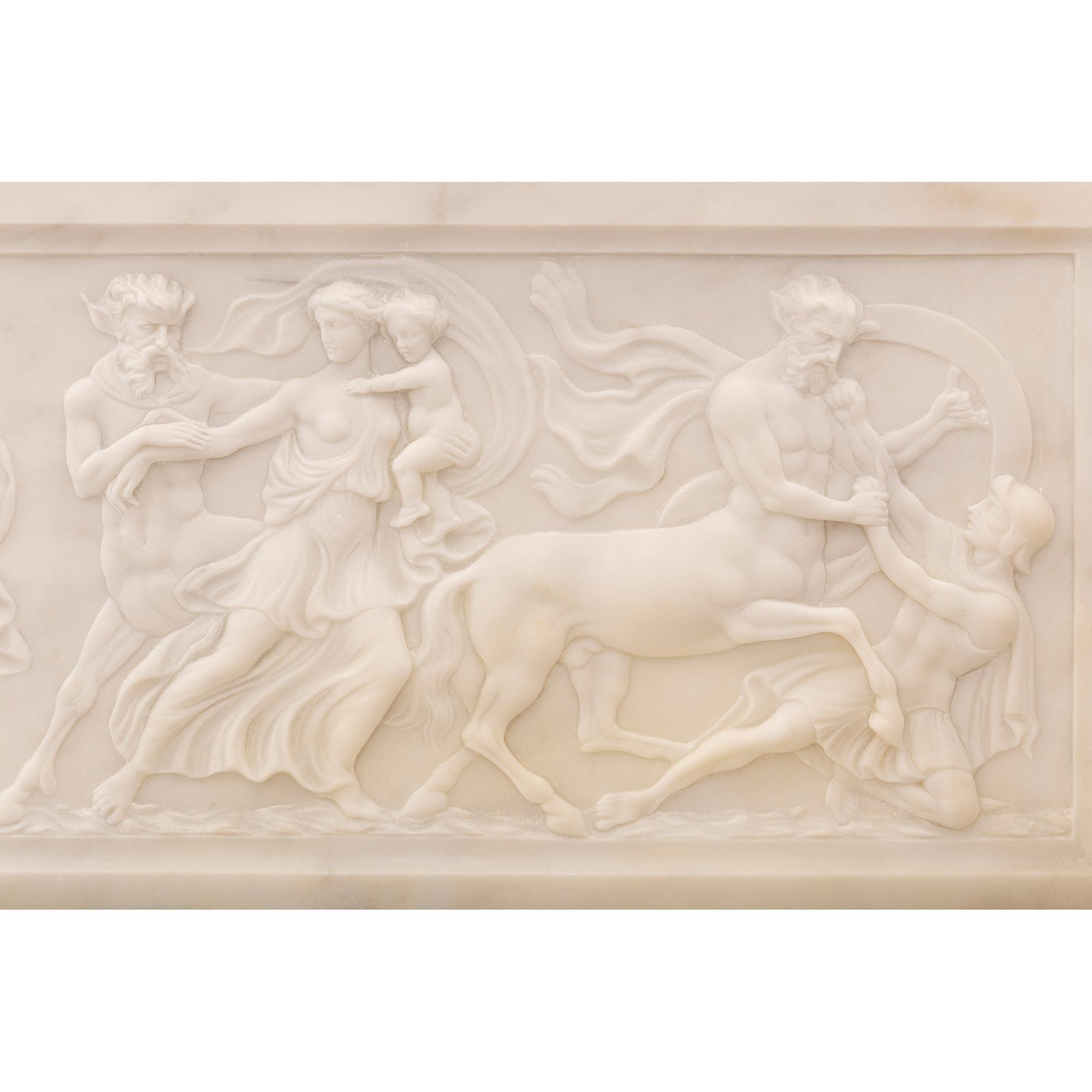 Banc italien de style néoclassique du 19ème siècle en marbre de Carrare blanc 2