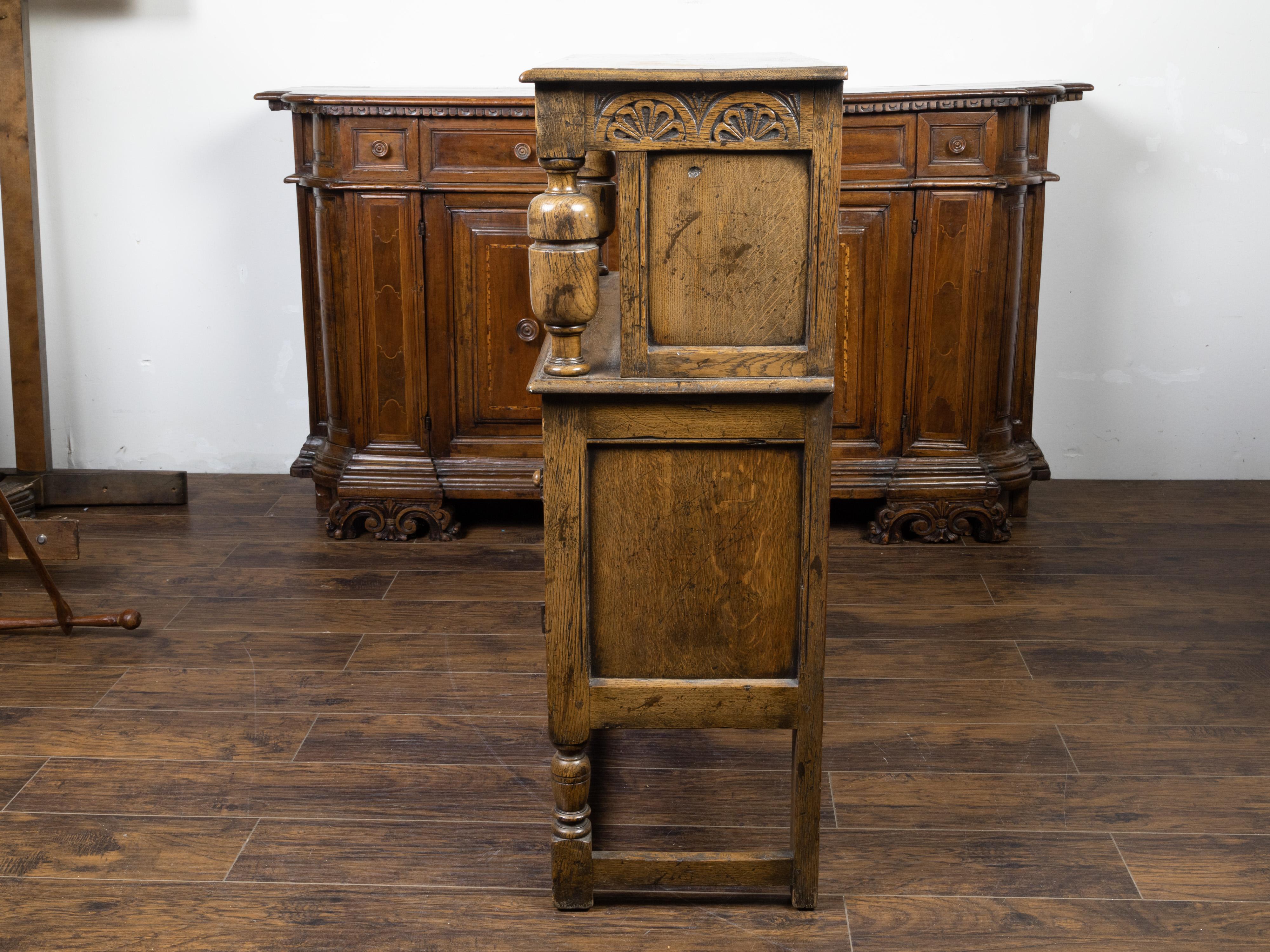 Italian 19th Century Oak Cupboard with Three Doors, Carved Foliage and Flowers For Sale 2