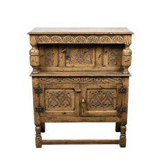 Italian 19th Century Oak Cupboard with Three Doors, Carved Foliage and Flowers